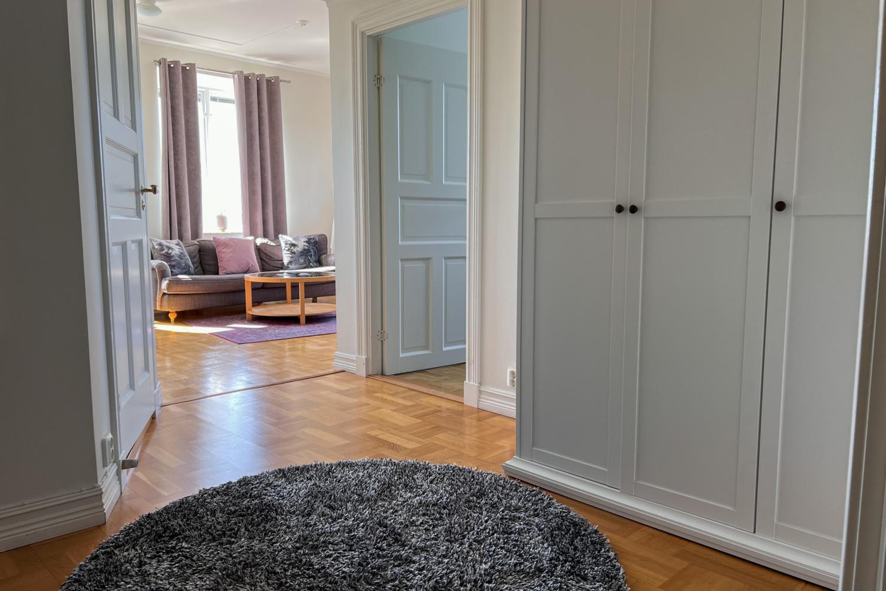 Suite - Photo 7