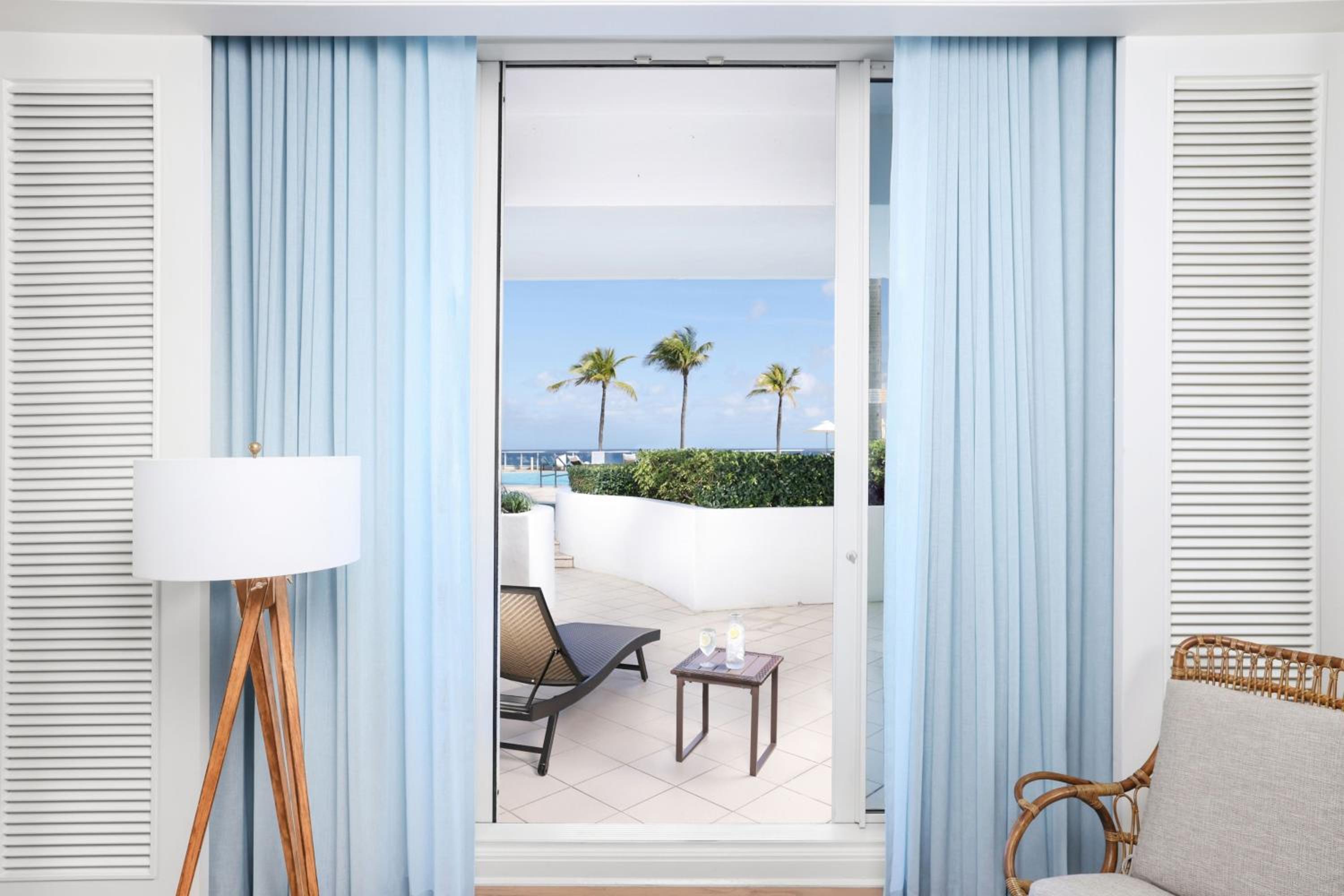 King Room with Lanai Pool View photo 2