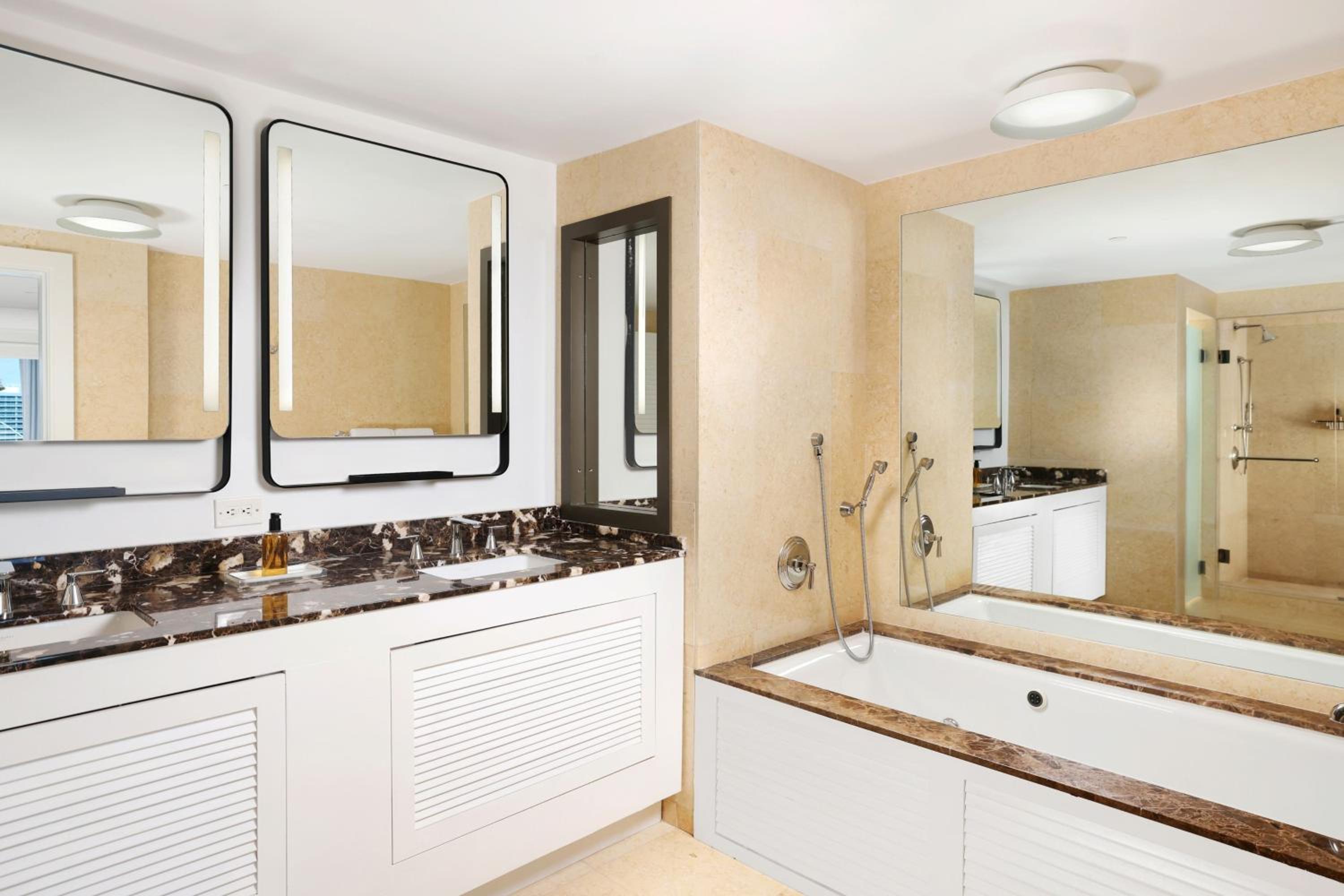 Three-Bedroom Residential Suite with Balcony and Ocean View - Photo 6