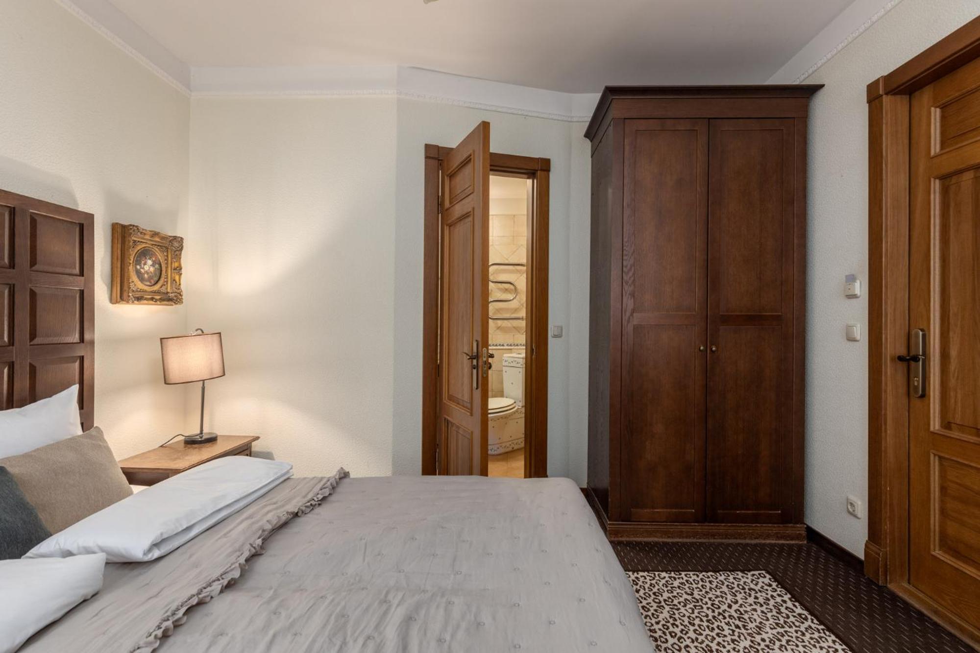 Standard Double Room - Photo 9