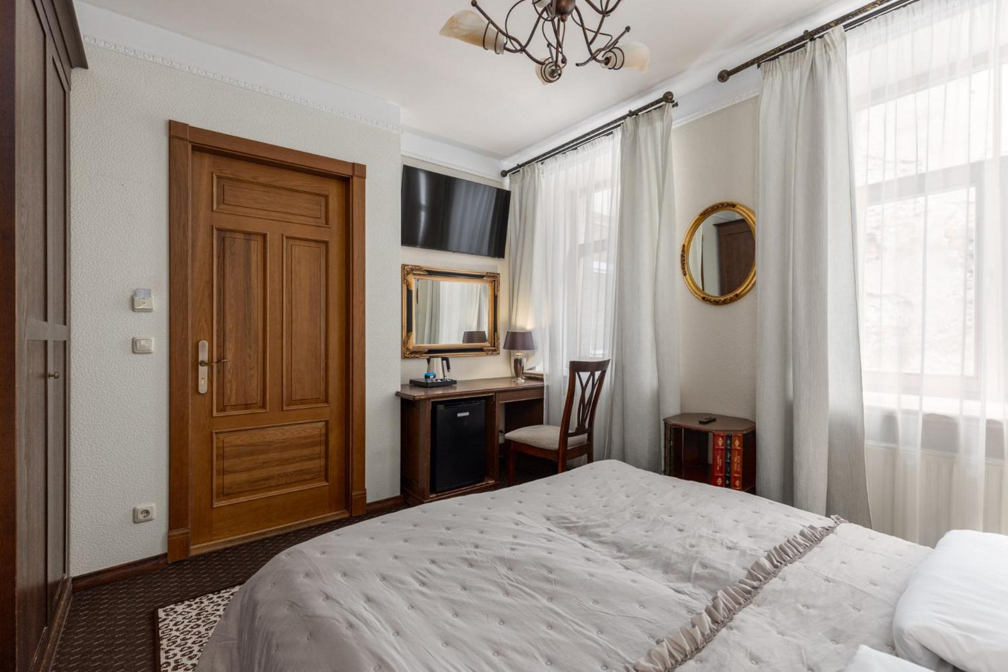 Standard Double Room - Photo 3