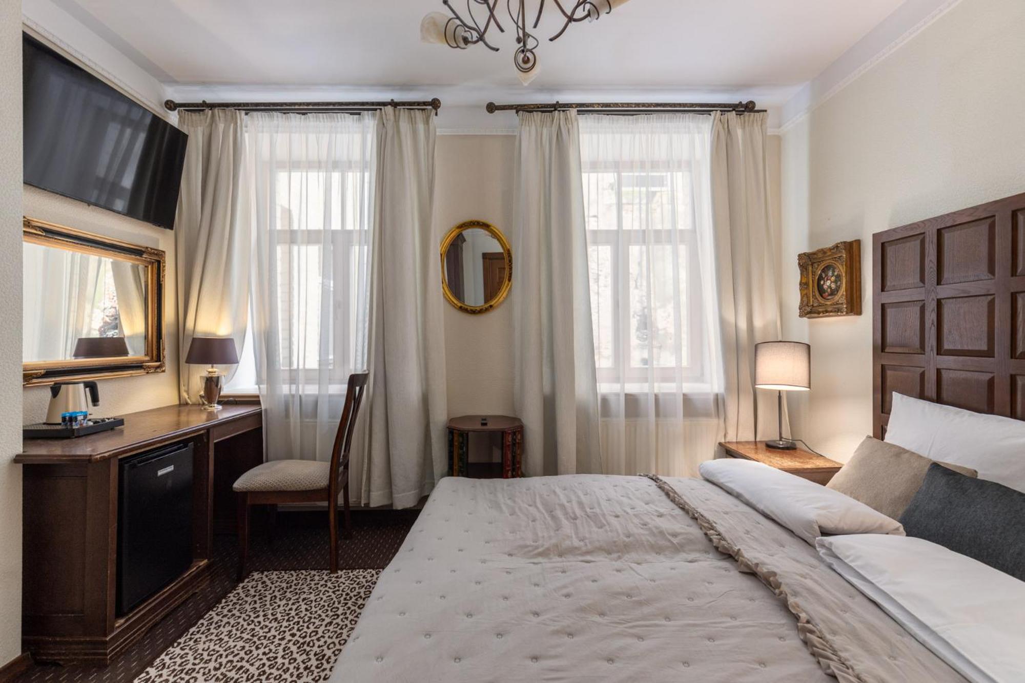 Standard Double Room - Photo 2