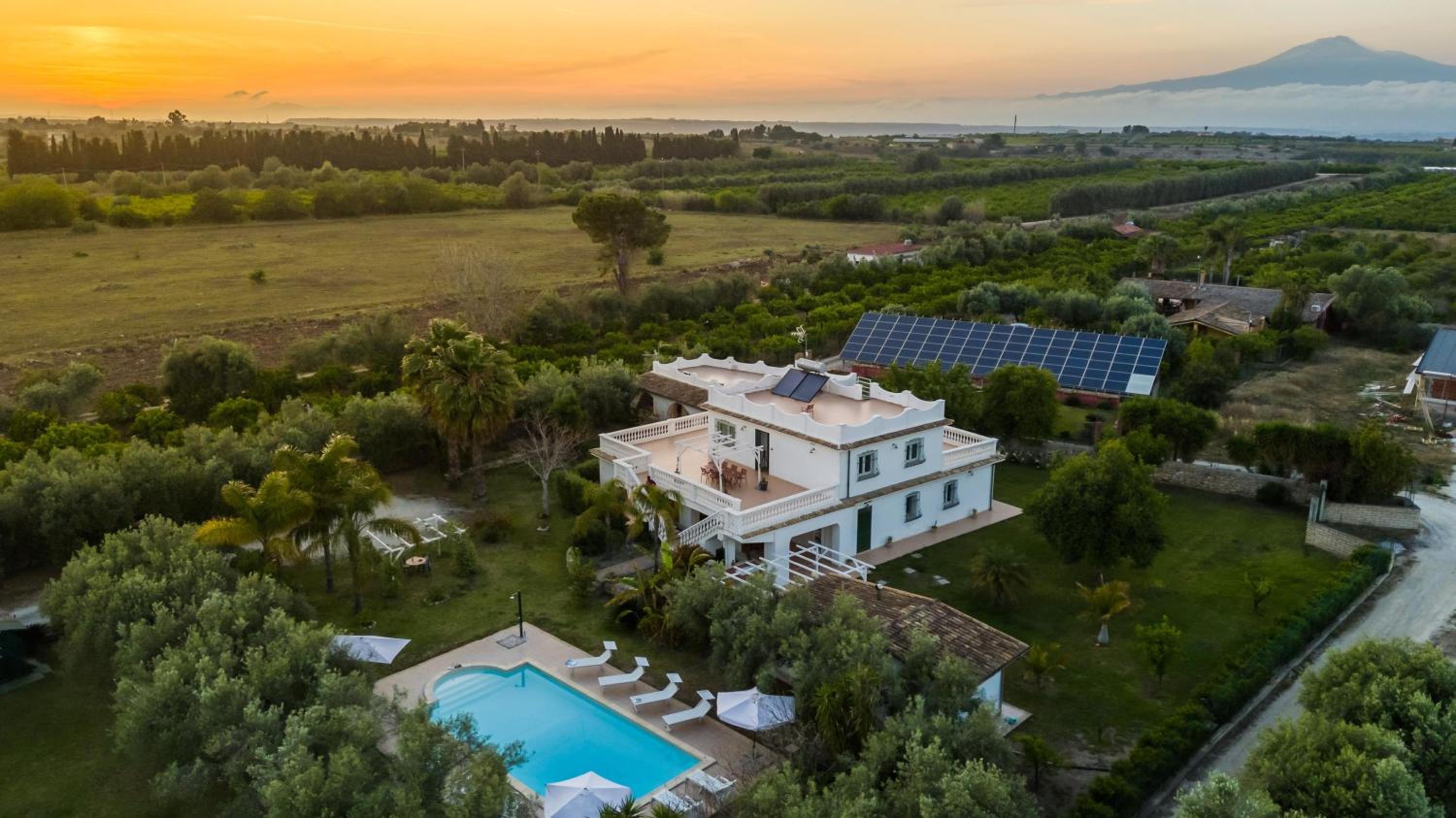Villa photo 1