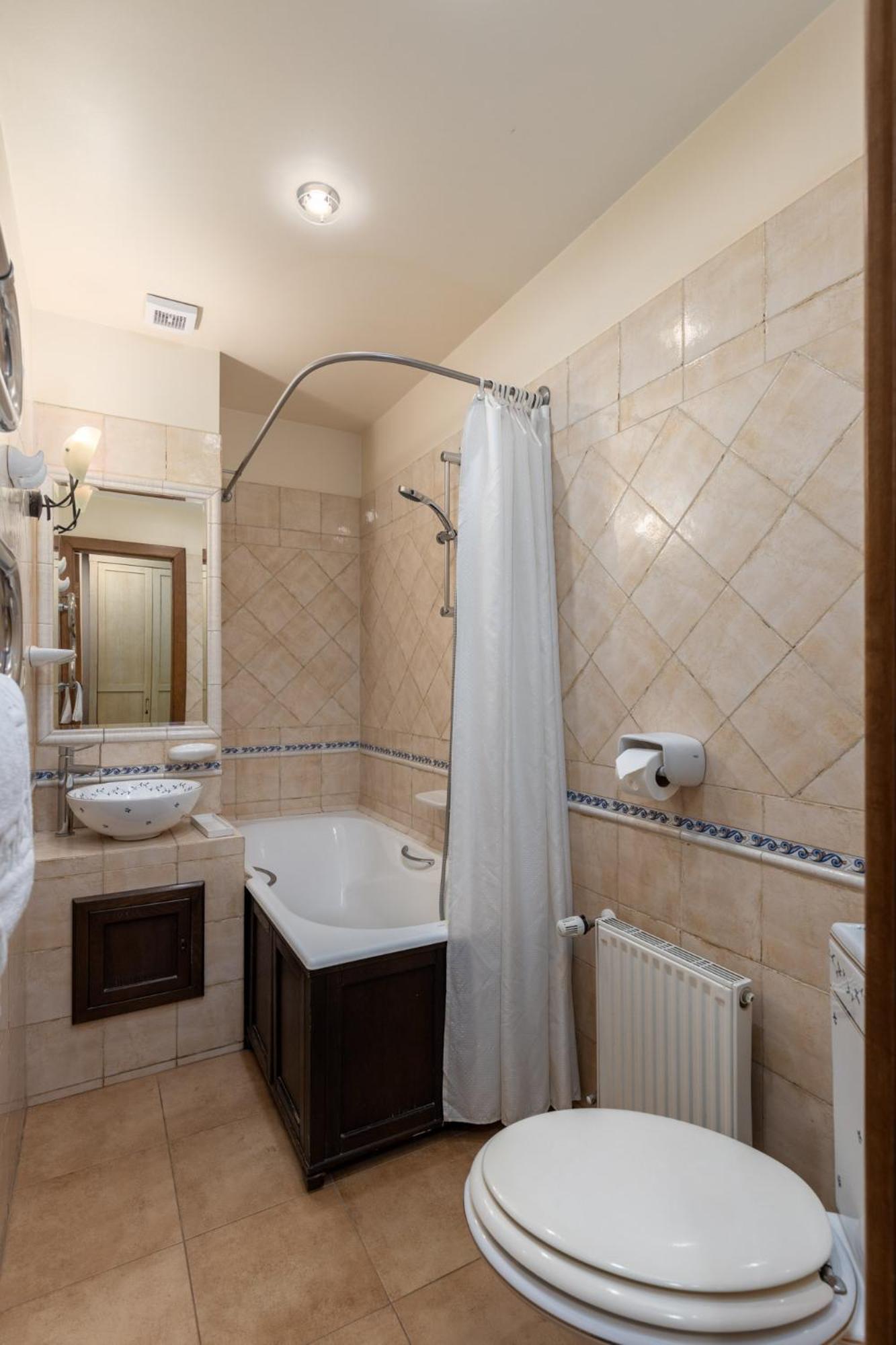 Standard Twin Room - Photo 2