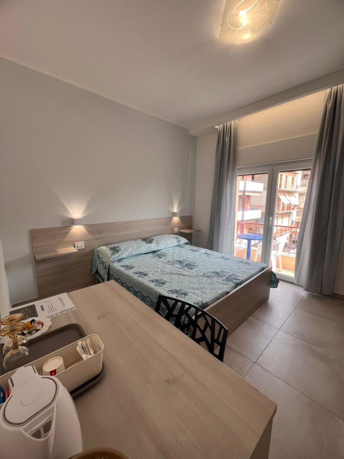 King Room with Balcony photo 2