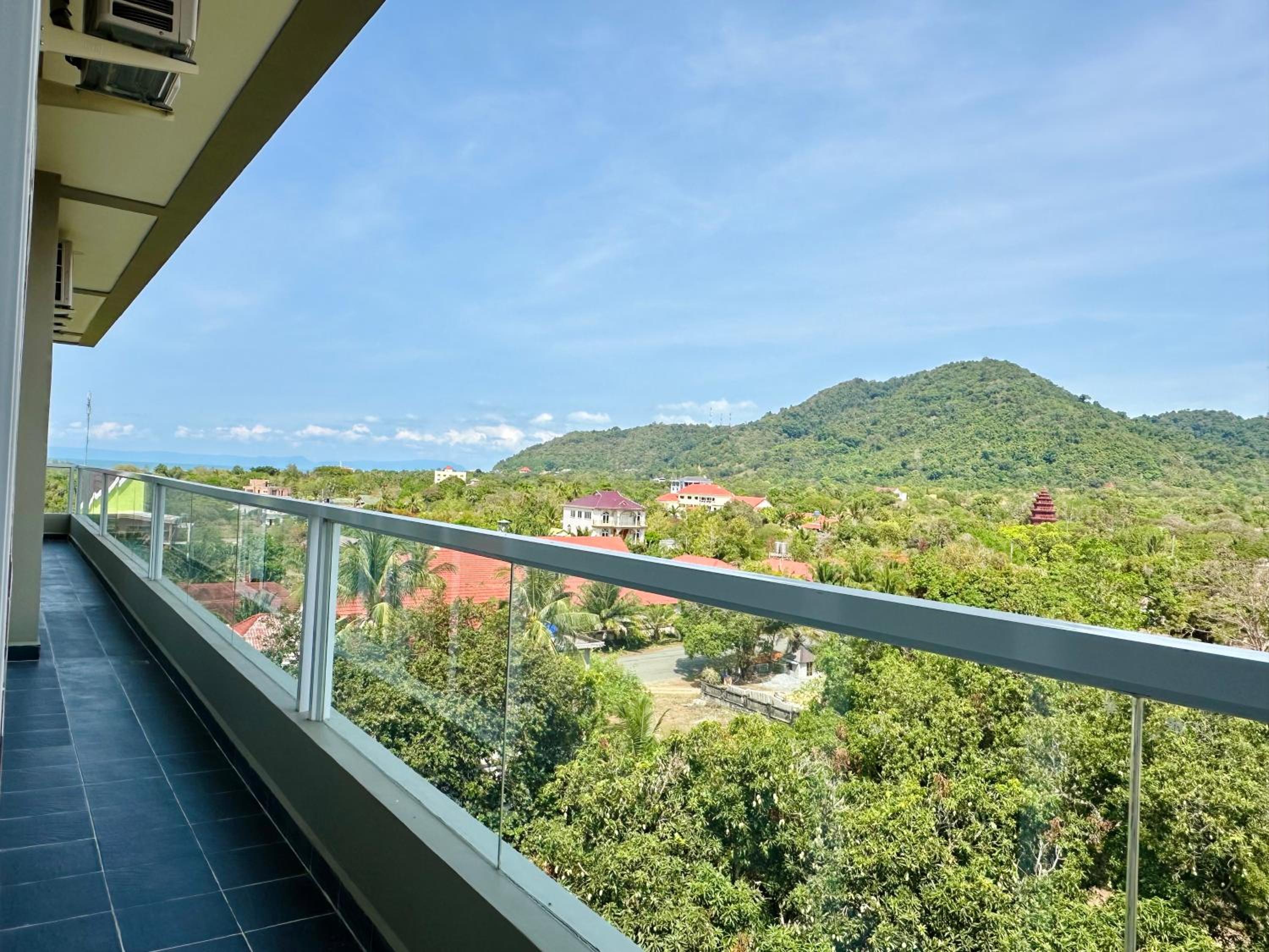 Family Room with Mountain View - Photo 12