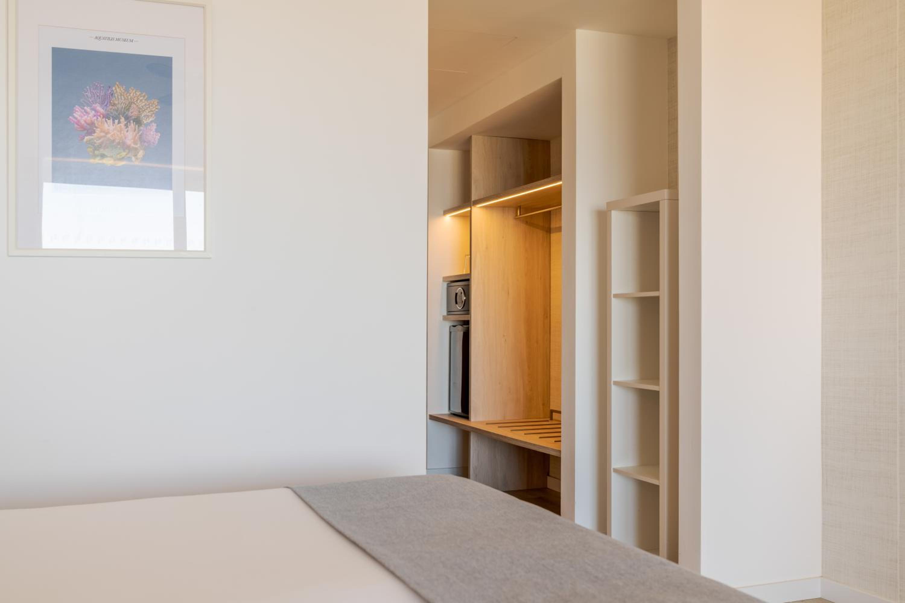 Family Room (2 Adults + 2 Children) - Photo 4