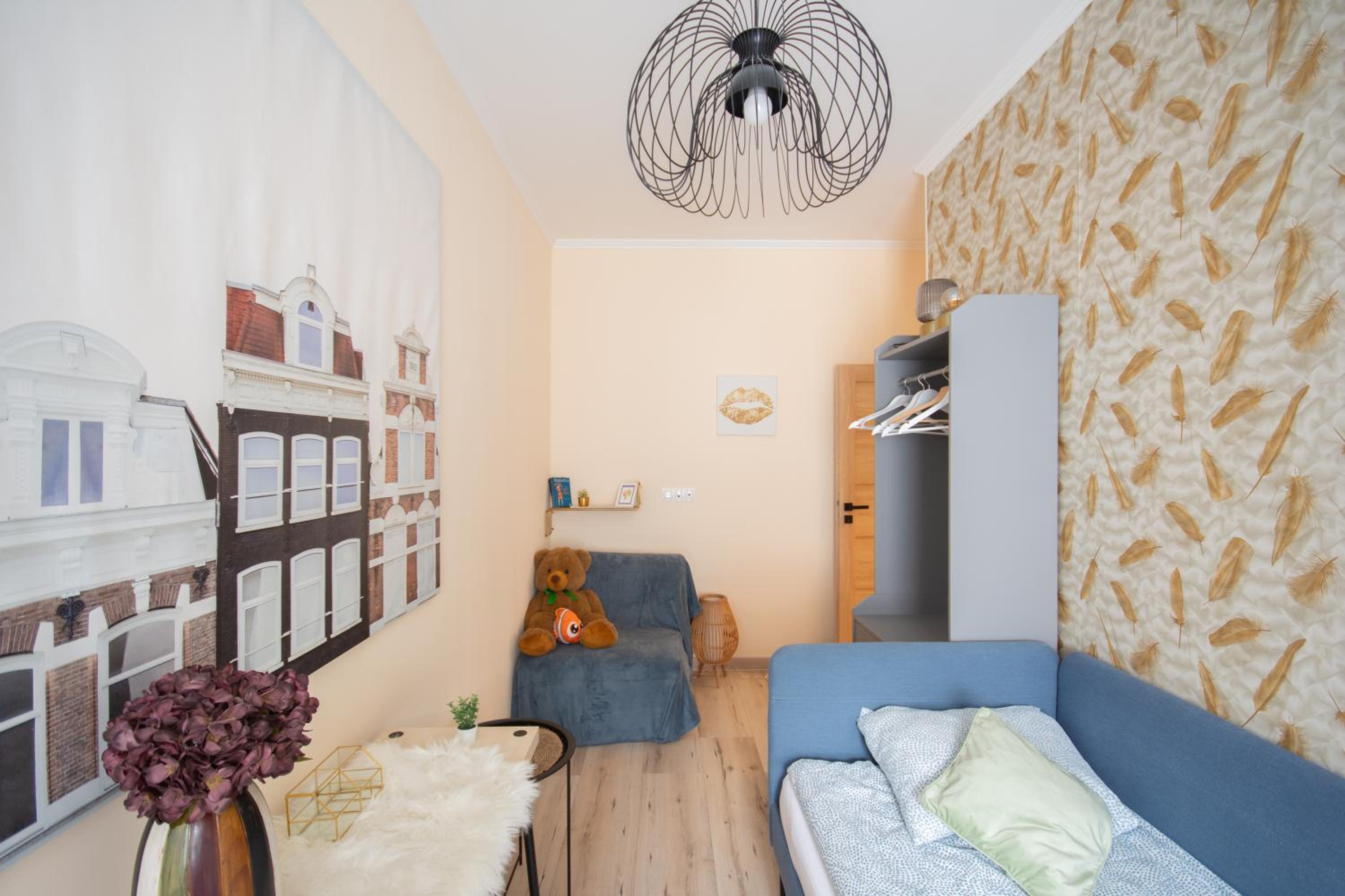Three-Bedroom Apartment - Photo 7
