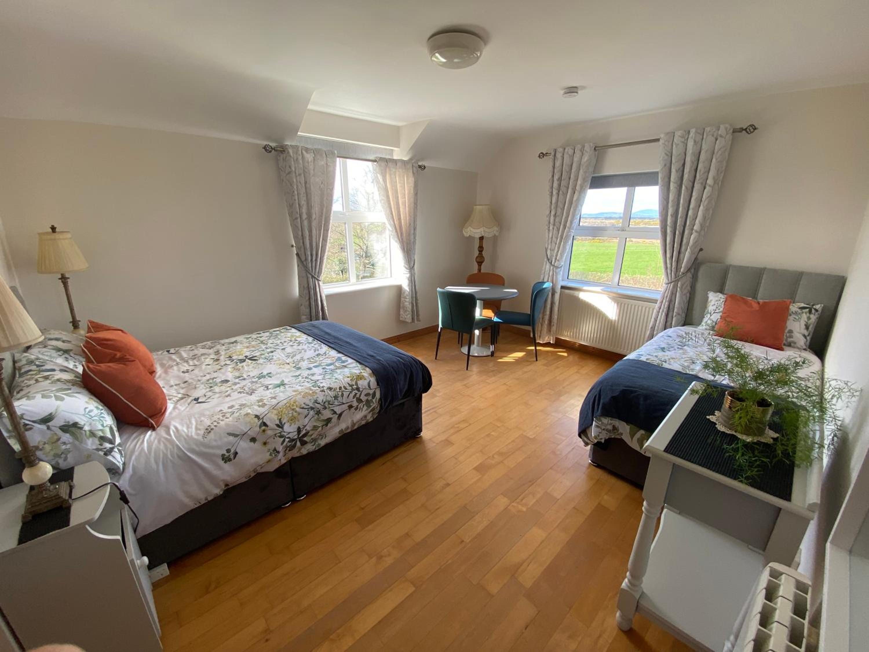 Double or Twin Room with Lake View photo 1