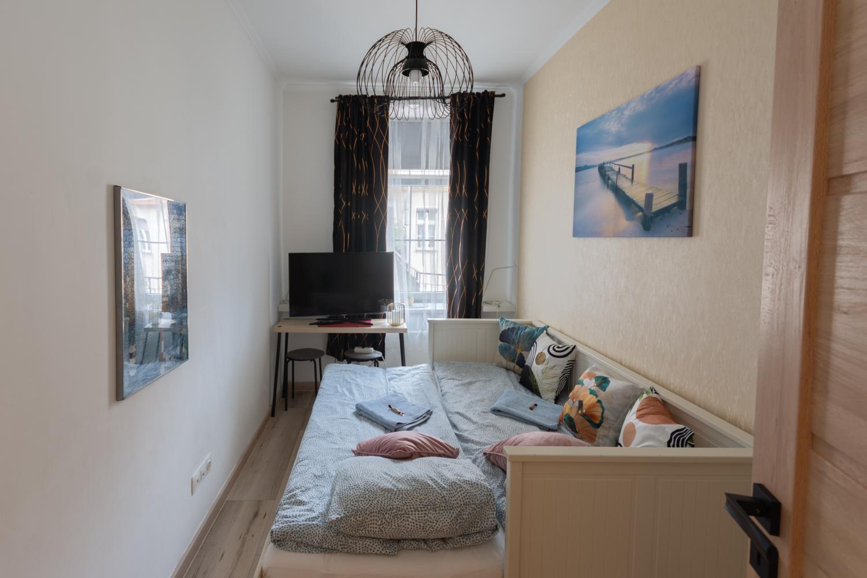 Three-Bedroom Apartment - Photo 8