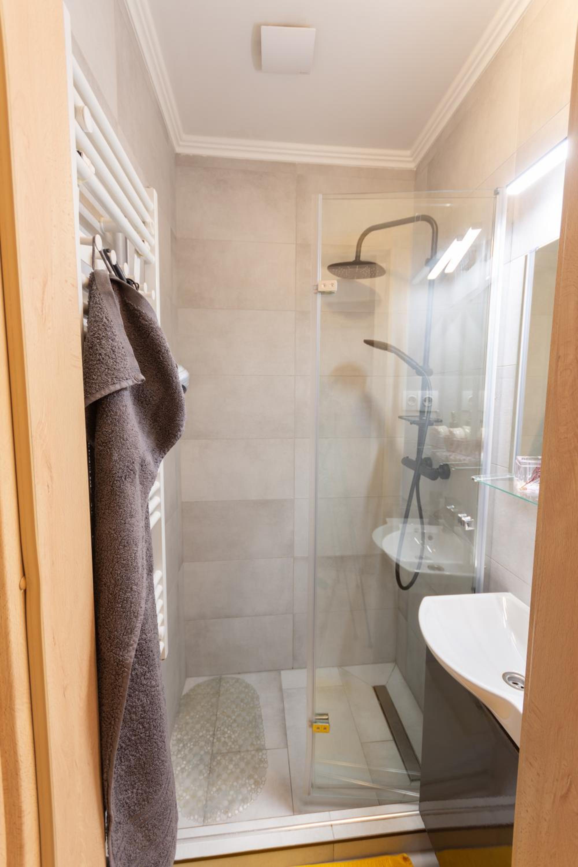 Three-Bedroom Apartment - Photo 19