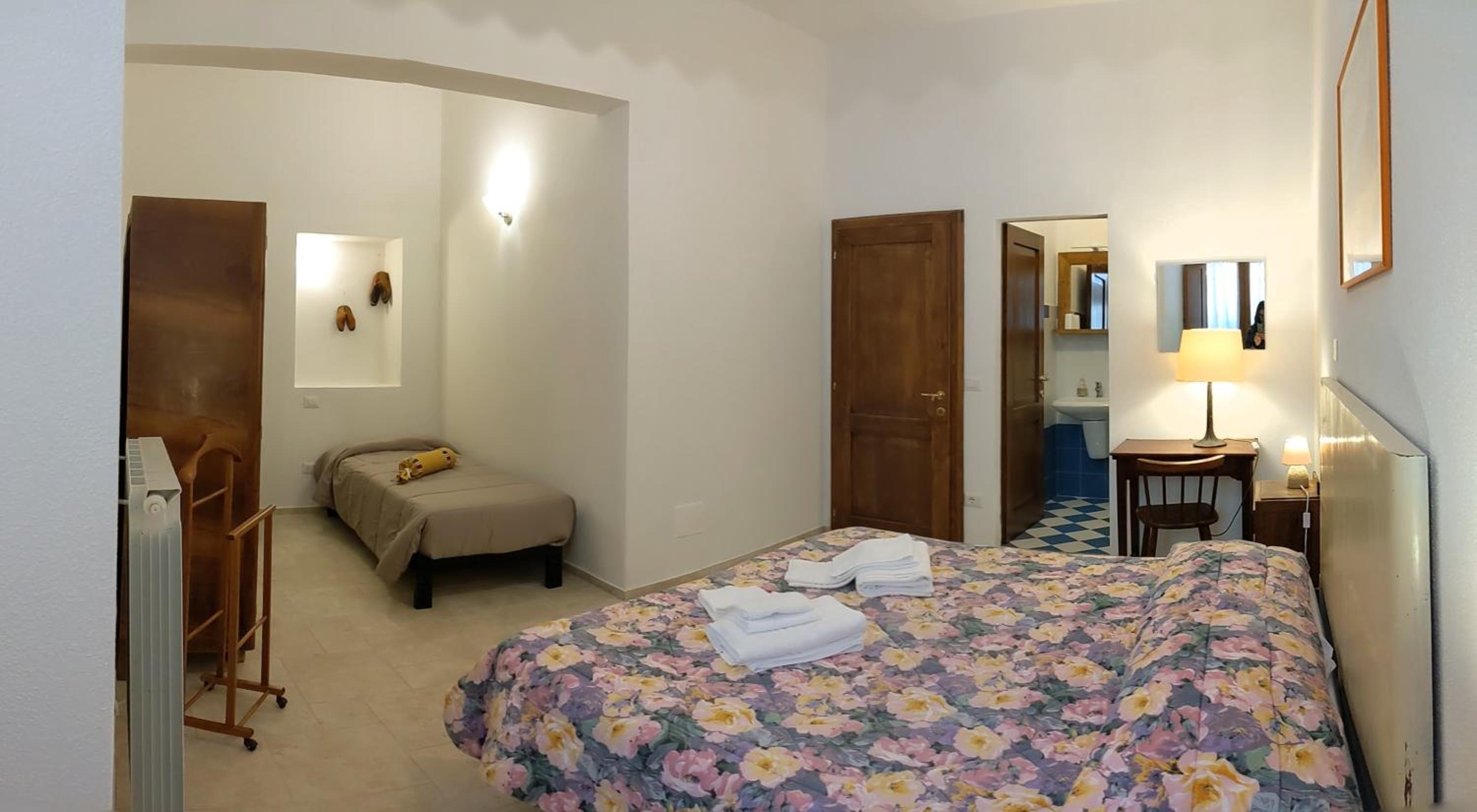 Double Room with Private Bathroom photo 1