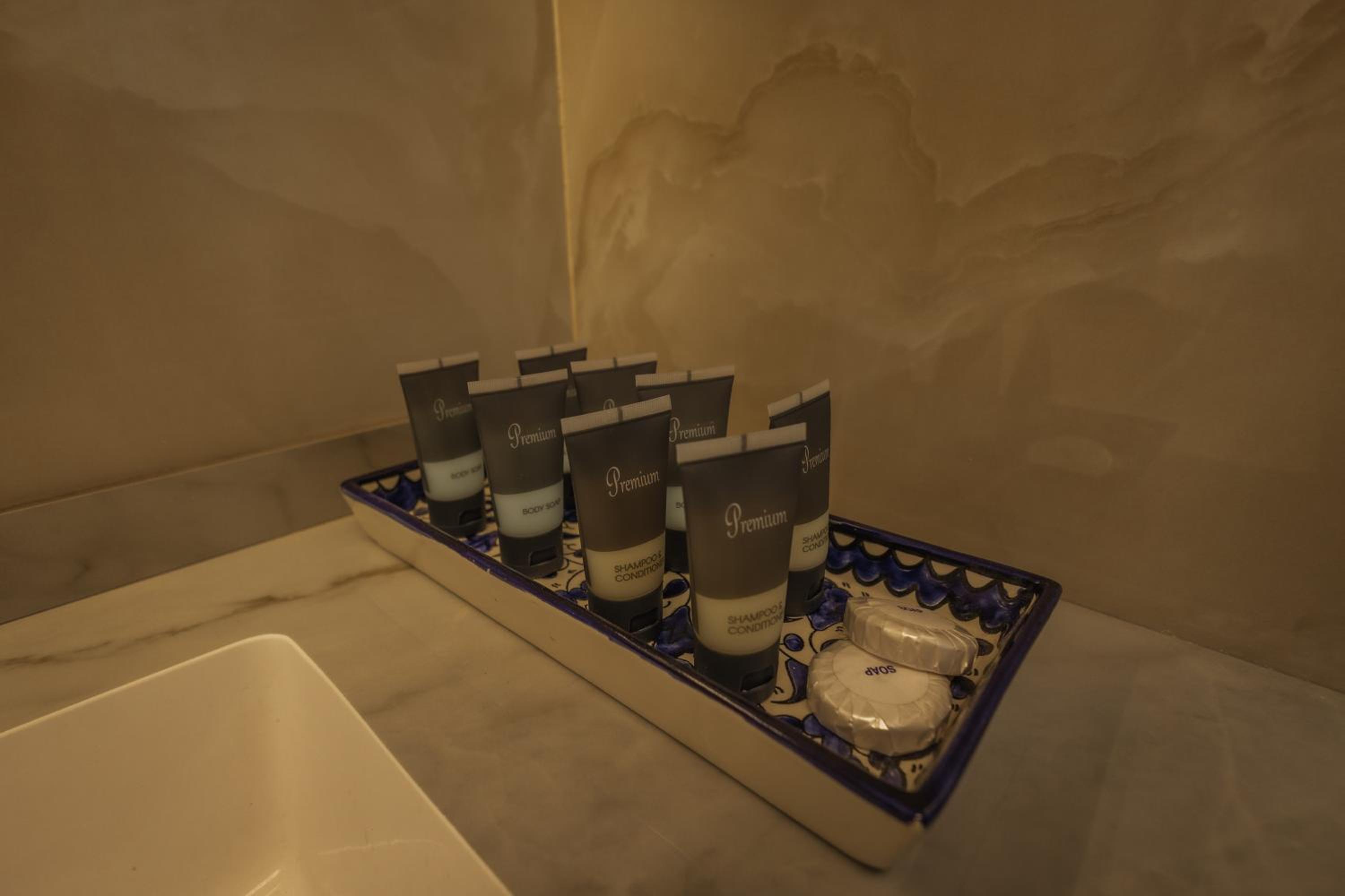 King Suite with Balcony photo 3