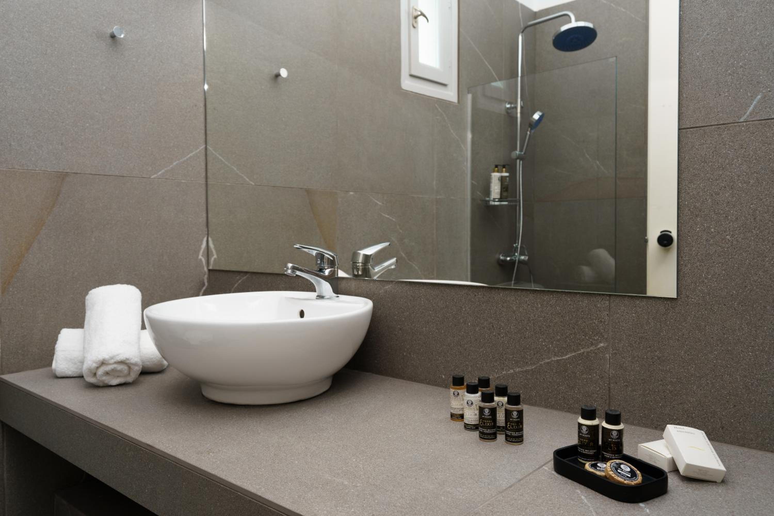 Premium Double Room with Jetted Tub and Patio photo 3