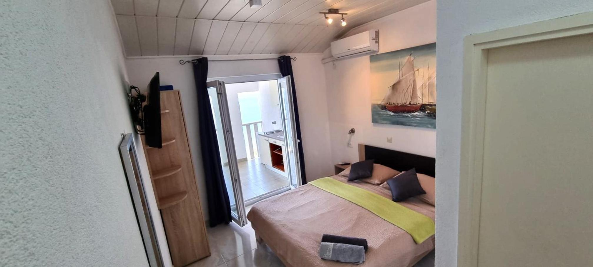 Double Room with Balcony and Sea View