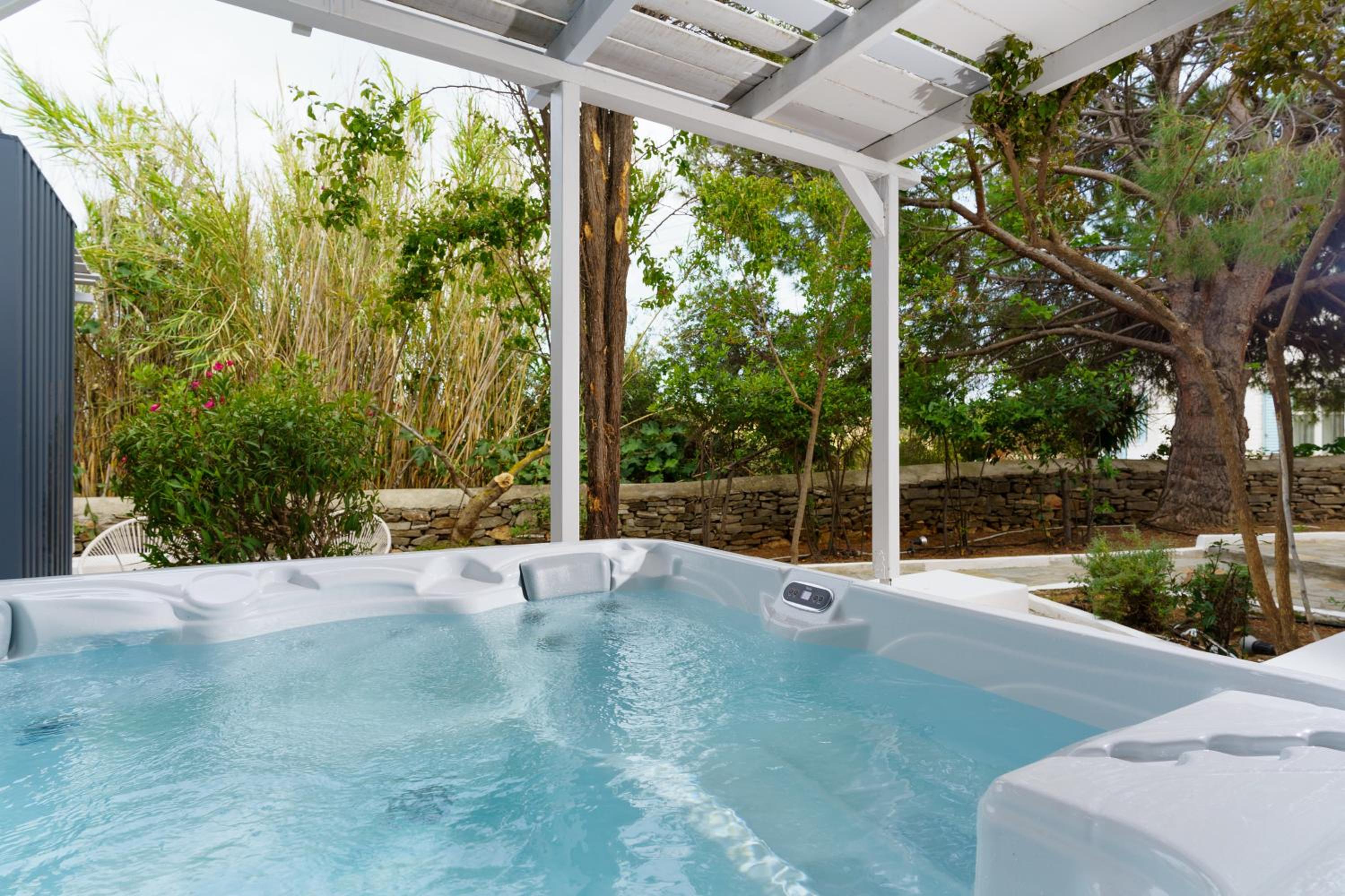 Premium Double Room with Jetted Tub and Patio photo 2