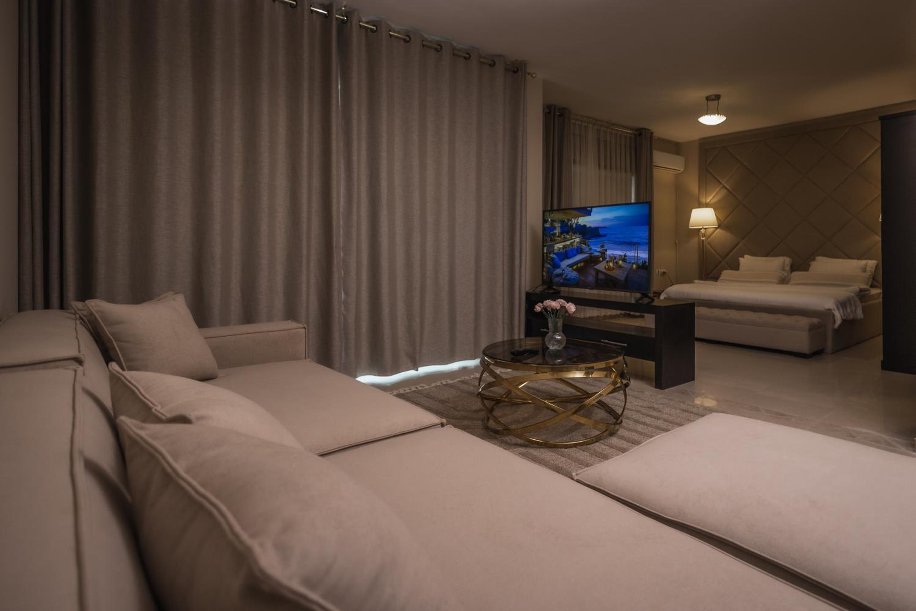 Deluxe Single Room