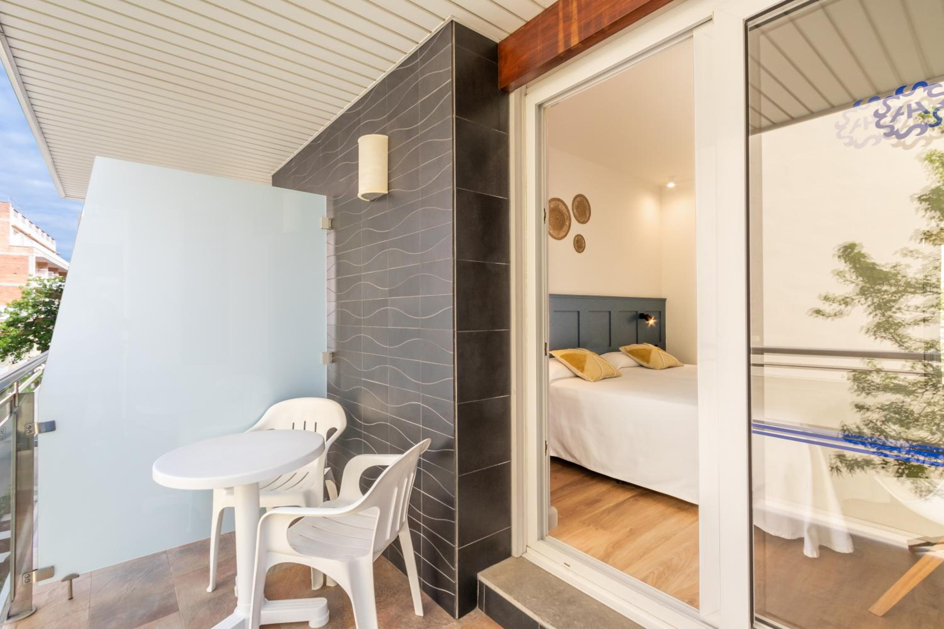 Triple Room (3 Adults) - Photo 5
