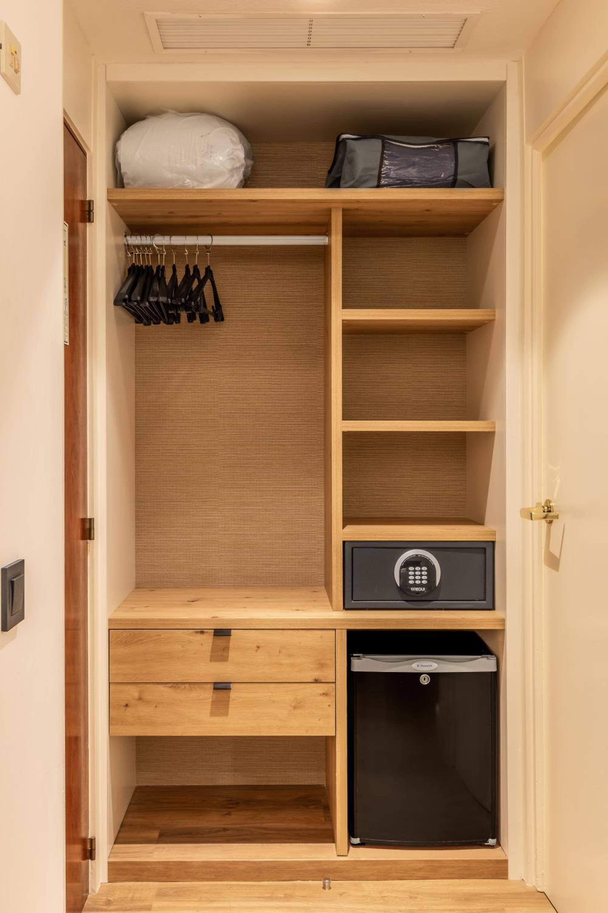 Triple Room (3 Adults) - Photo 3