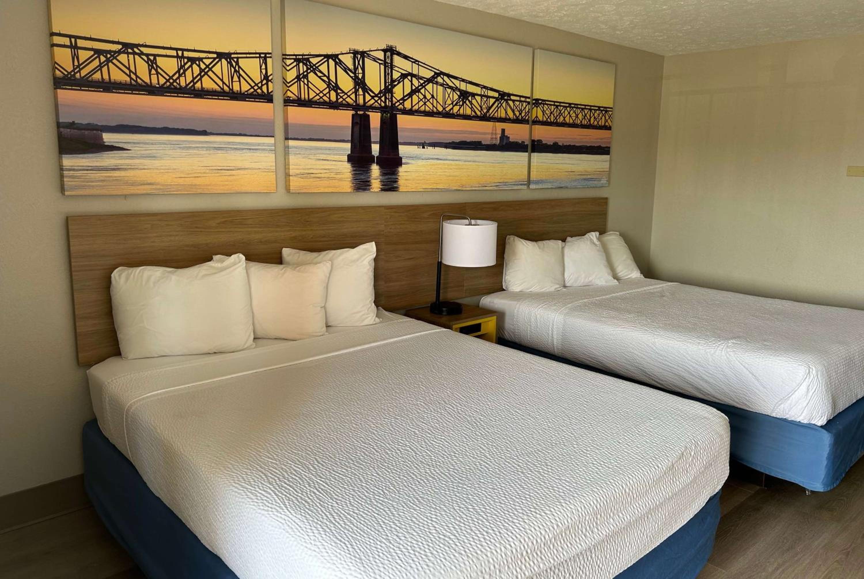 Queen Room with Two Queen Beds - Non-Smoking - Photo 1