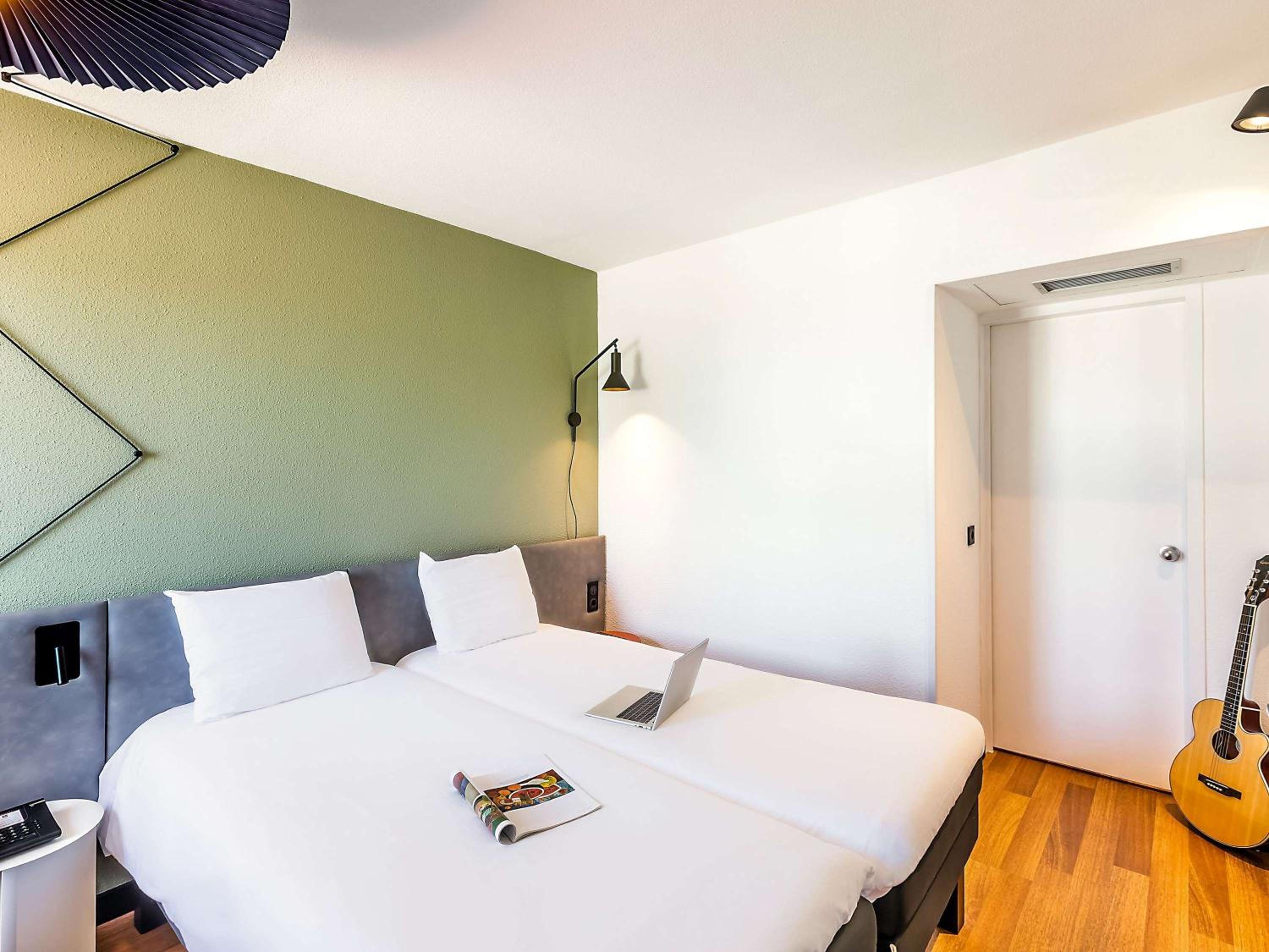 Standard Twin Room - Photo 2
