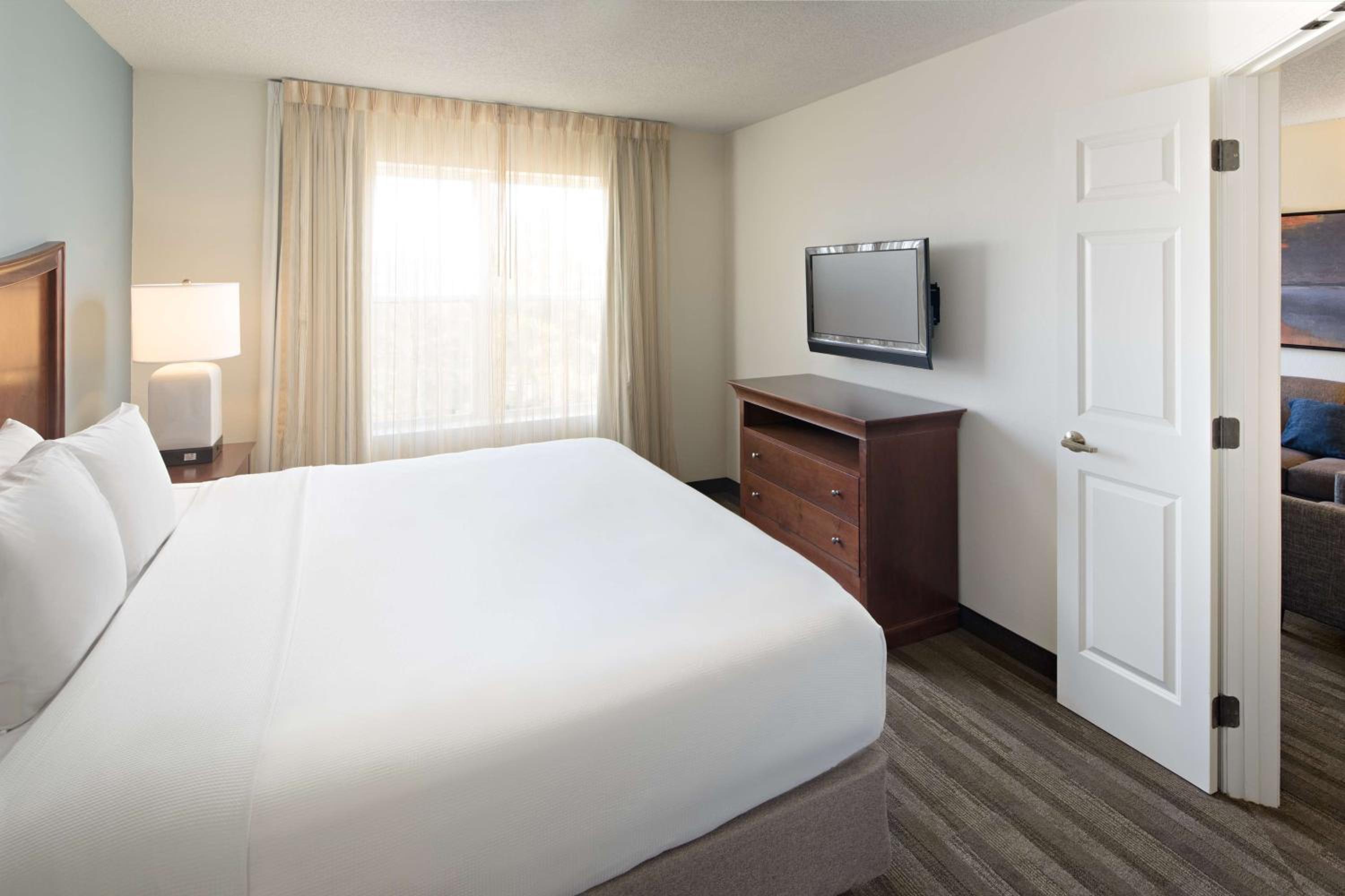 Two-Bedroom King Suite - Photo 4