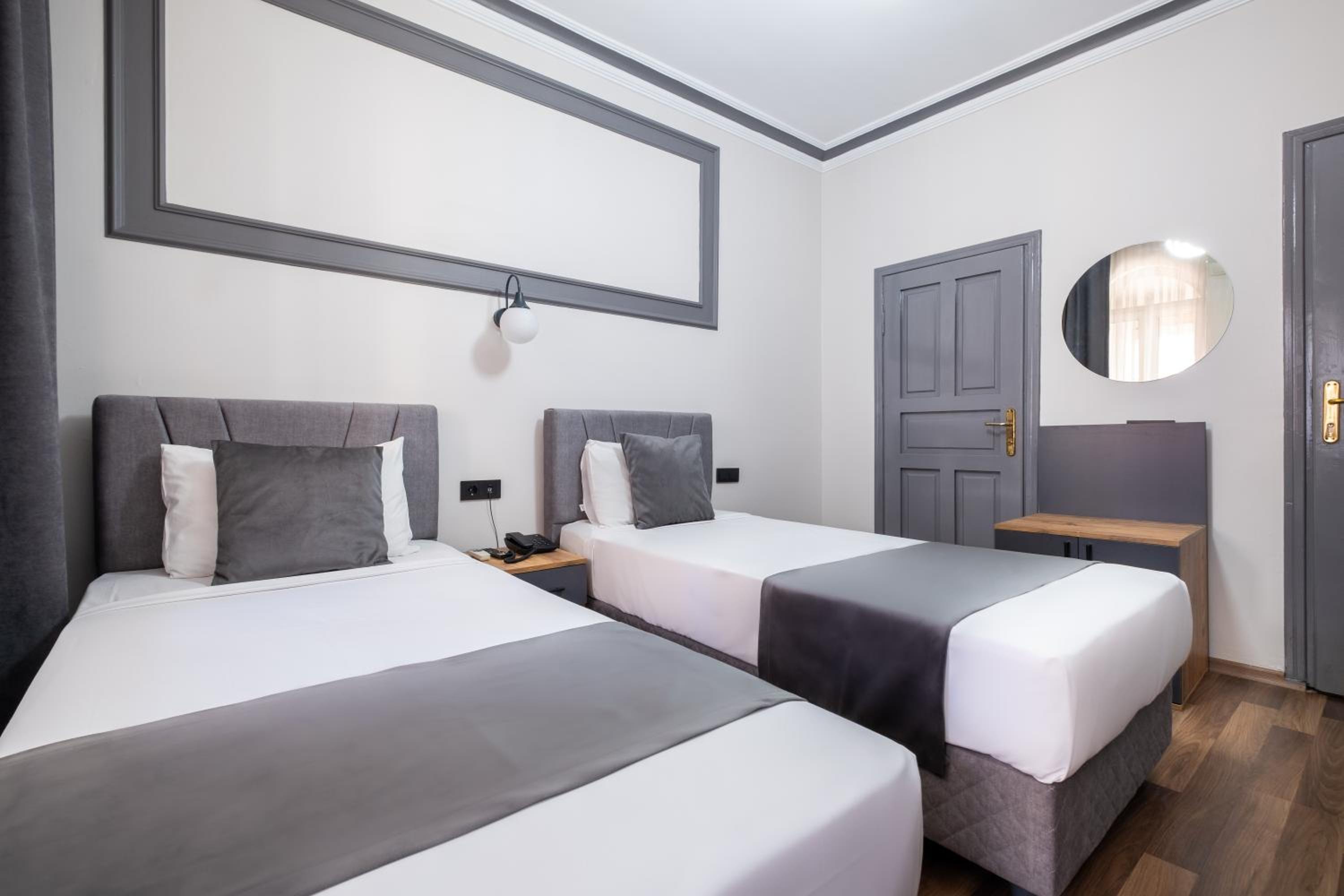 Standard Double or Twin Room photo 2