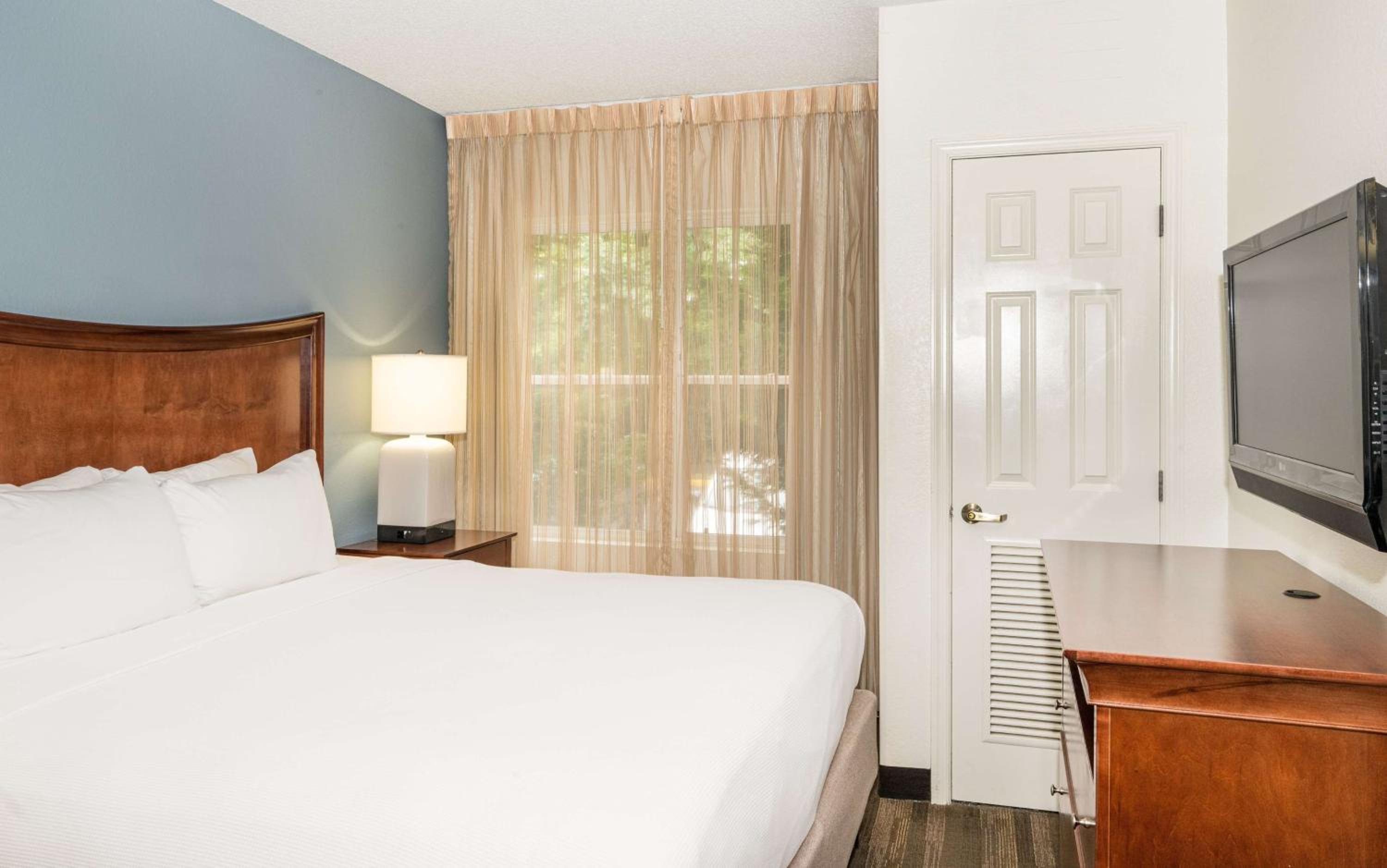 Two-Bedroom King Suite - Photo 7