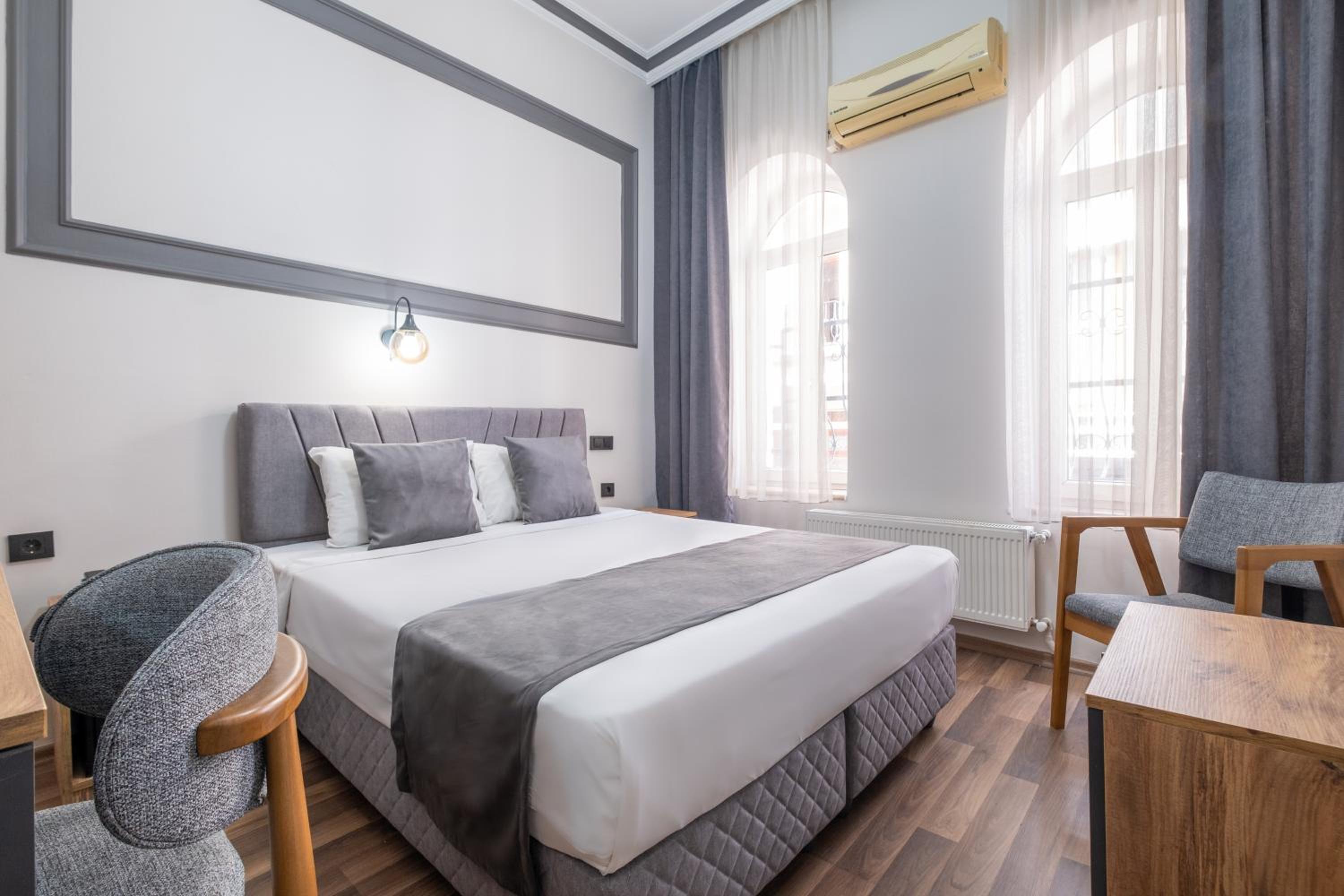 Standard Double or Twin Room photo 3