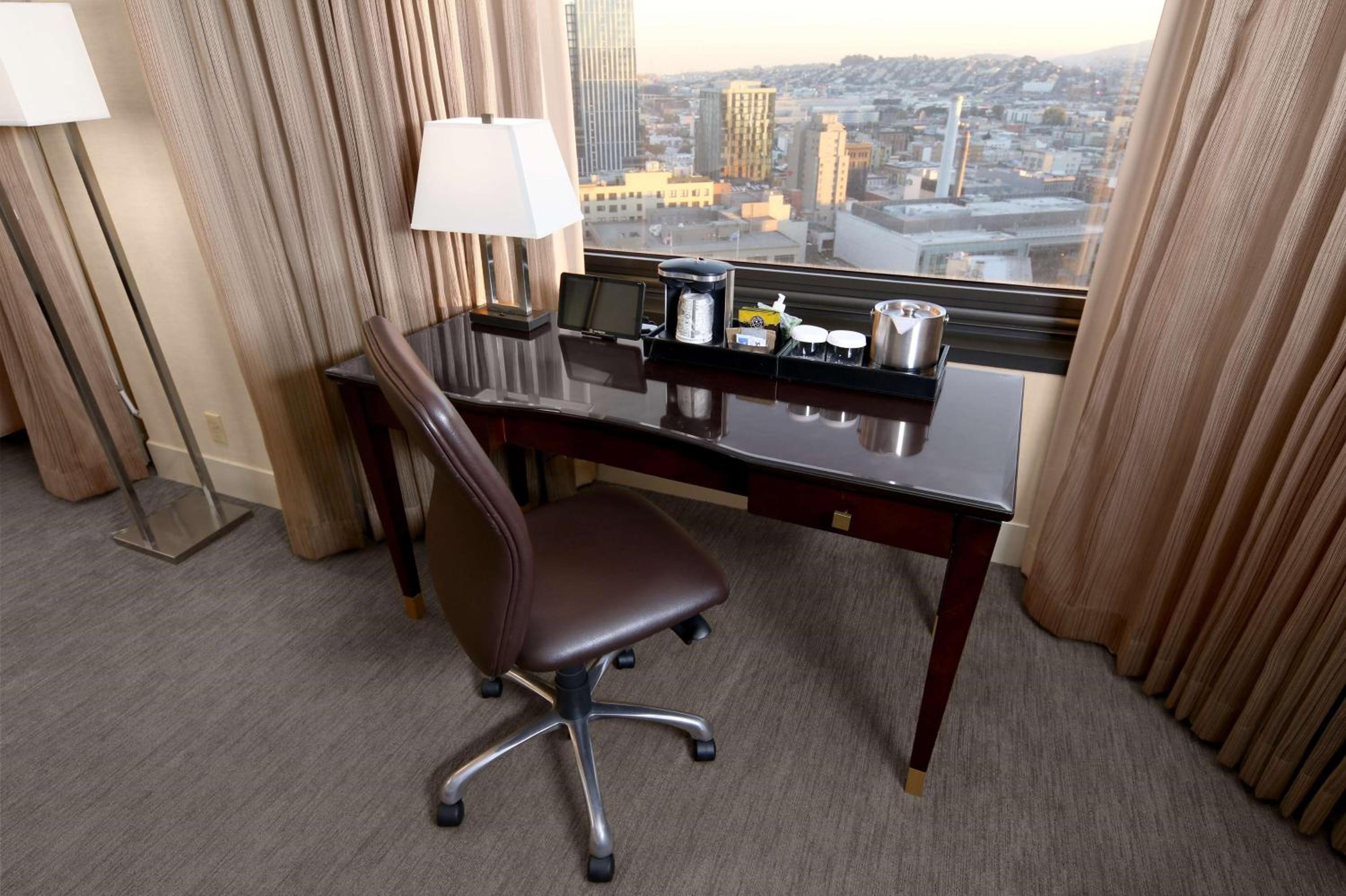 Deluxe View Junior Suite - One King Bed - Photo 1