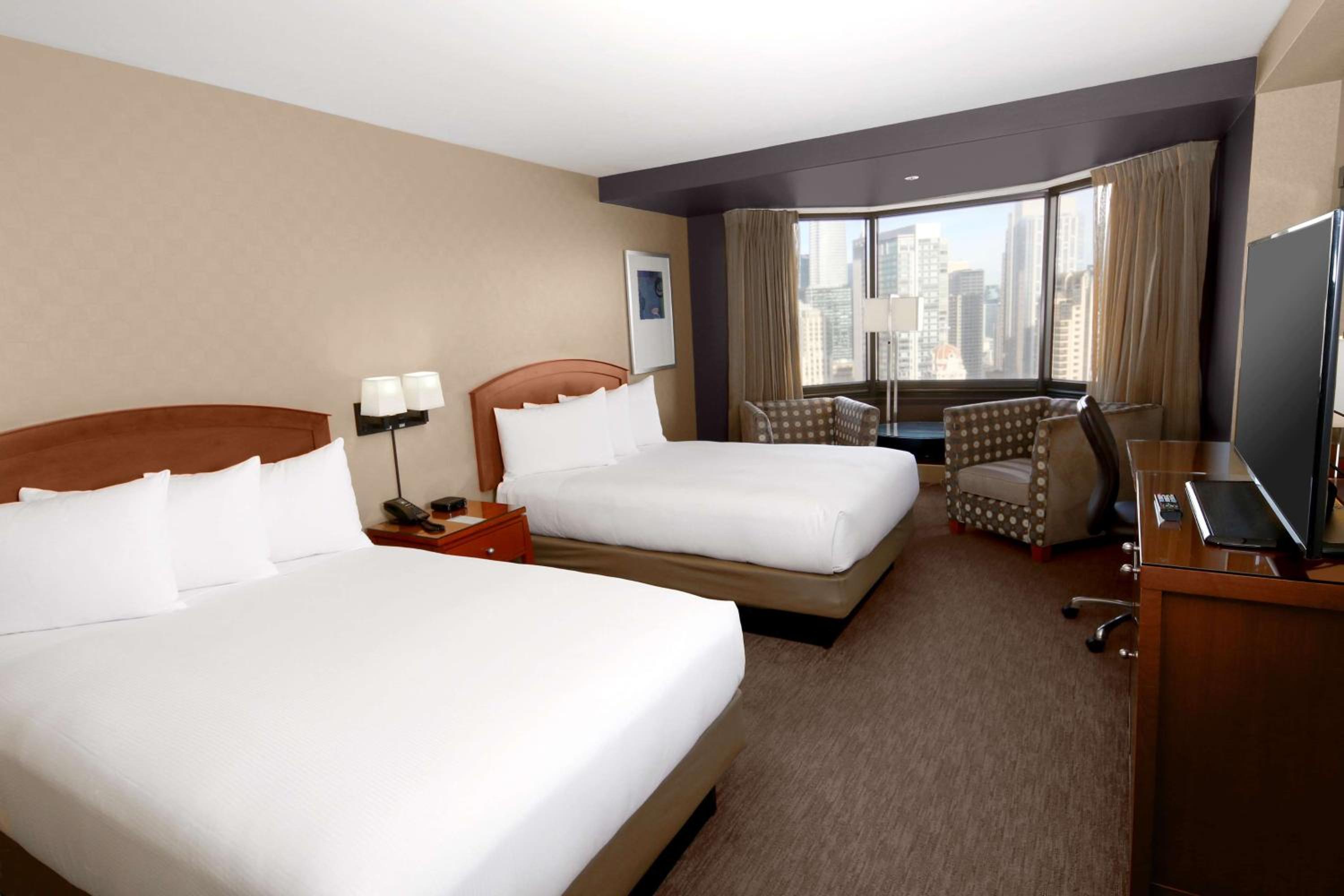 Skyline View - Two Double Beds - Photo 2