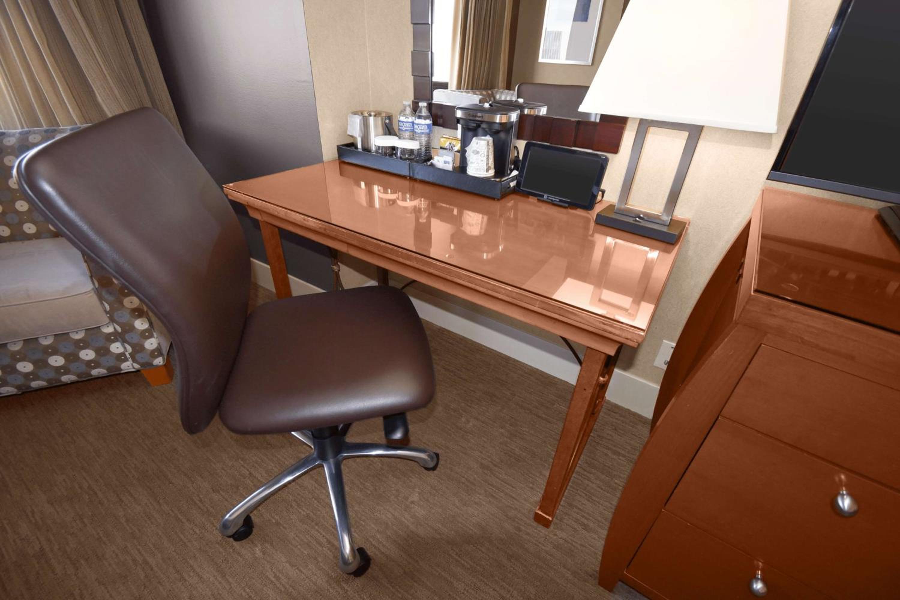 Skyline View - Two Double Beds - Photo 5