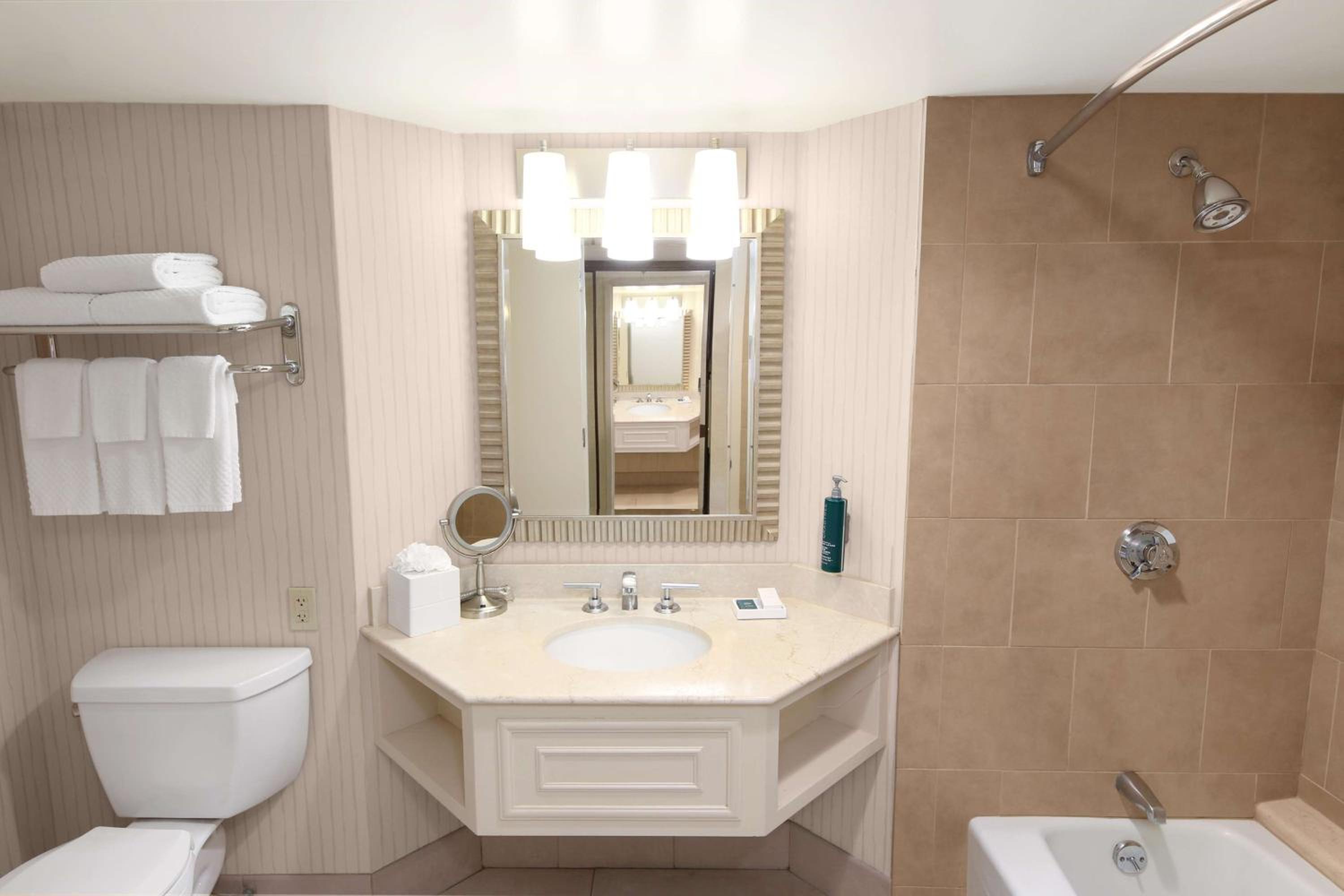 Double Room with Two Double Beds - Photo 2