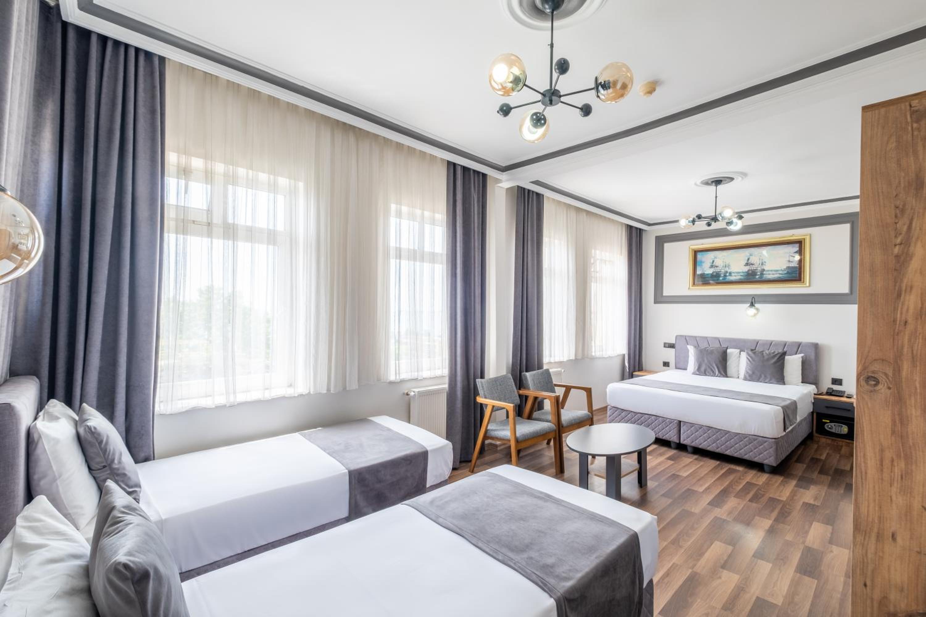 Standard Triple Room with Sea View photo 2