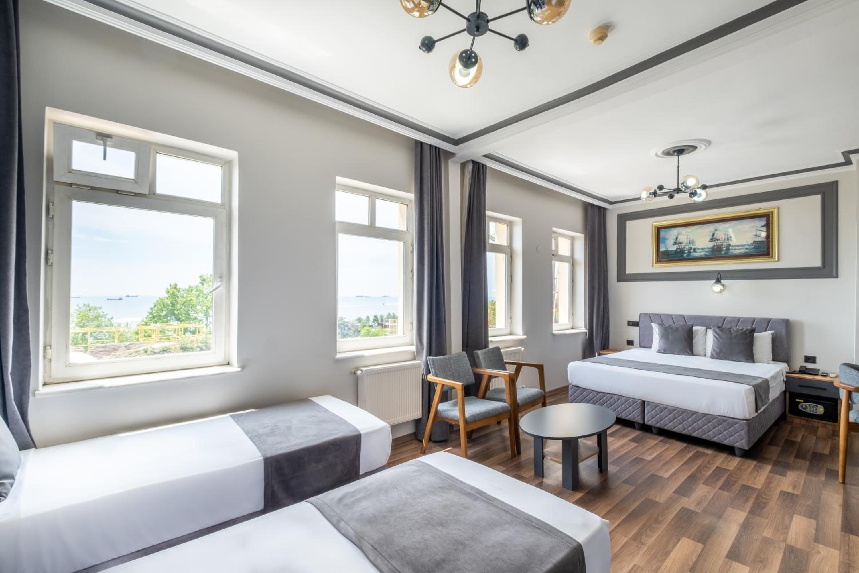 Standard Triple Room with Sea View photo 1