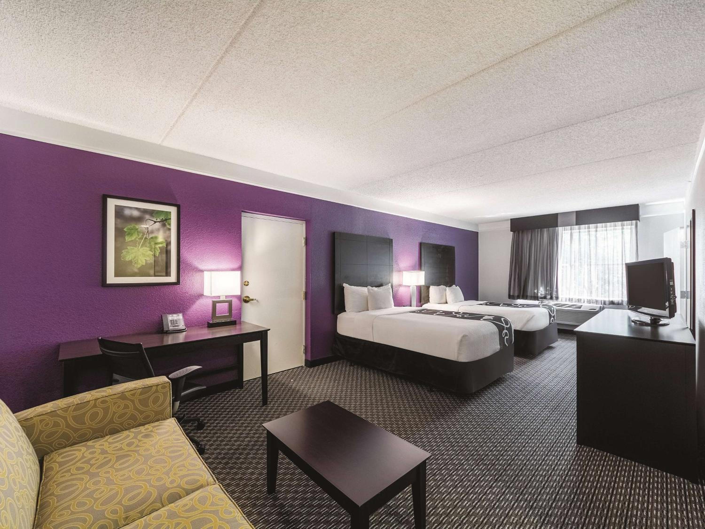 2 Double Beds, Mobility/Hearing Accessible Room, Tub w/ Grab Bars, Non-Smoking - Photo 4