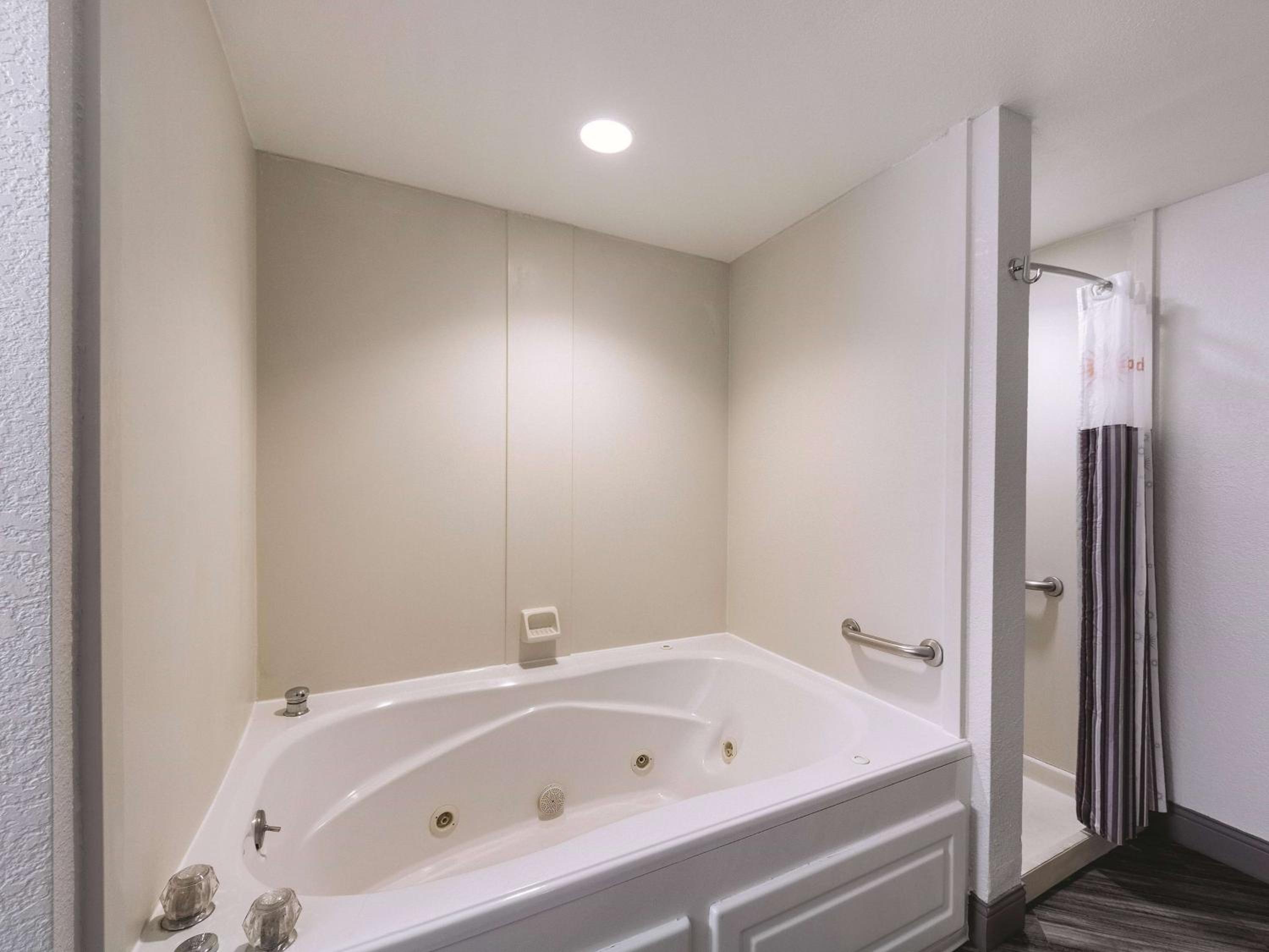 King Suite with Spa Bath
