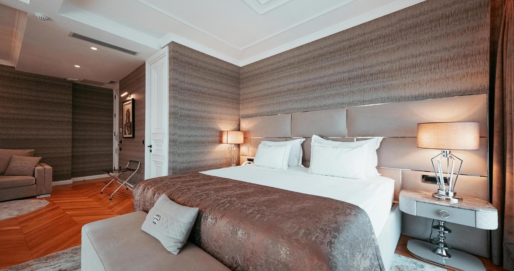 Corner Suite with Sea View