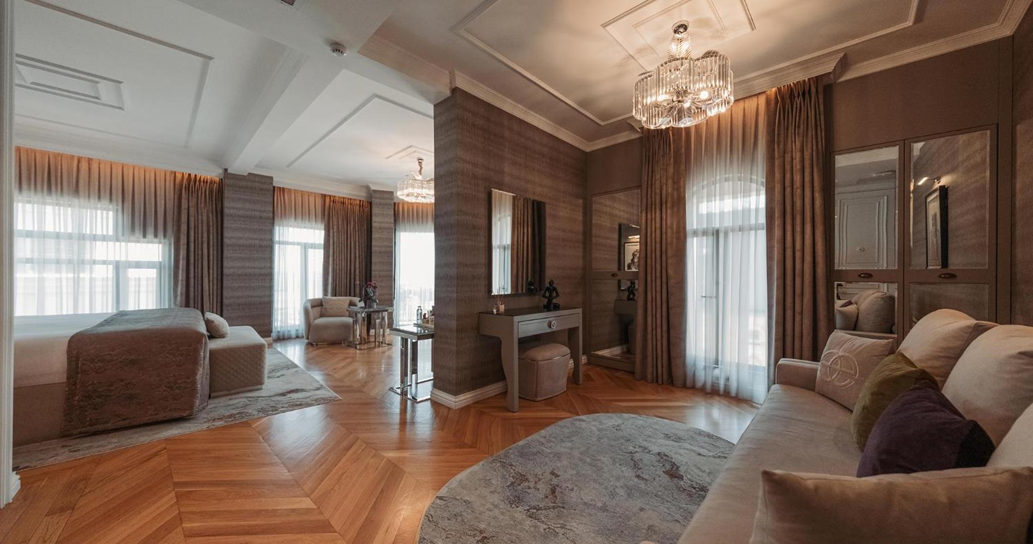 Corner Suite with Sea View