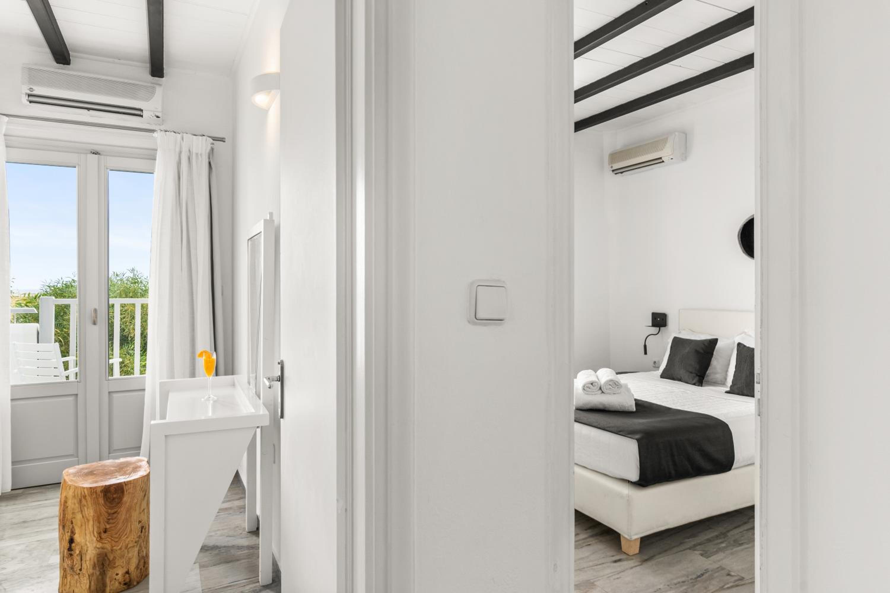 Family Suite with Jetted Tub and Sea View