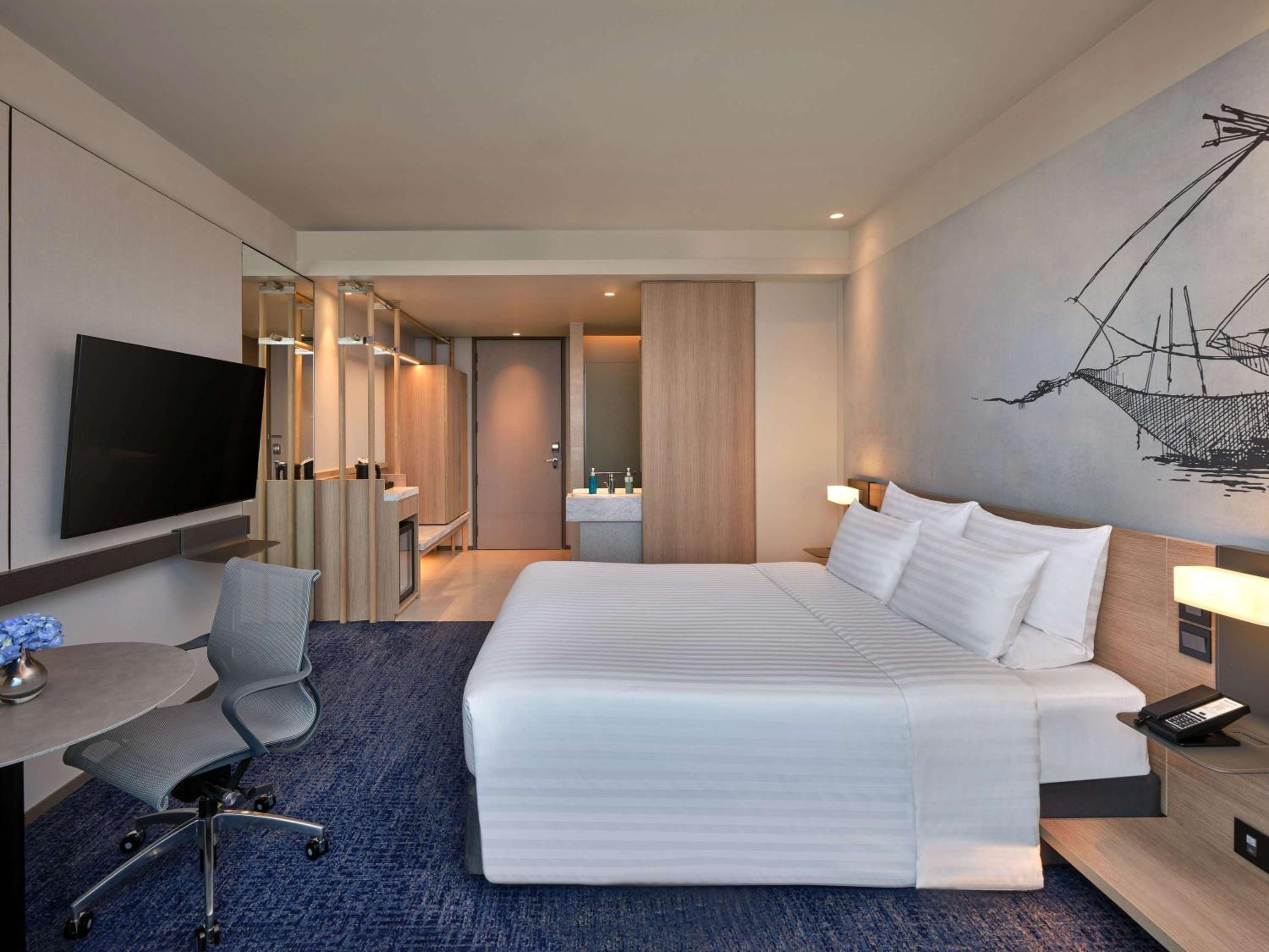 Deluxe King Room - Photo 2
