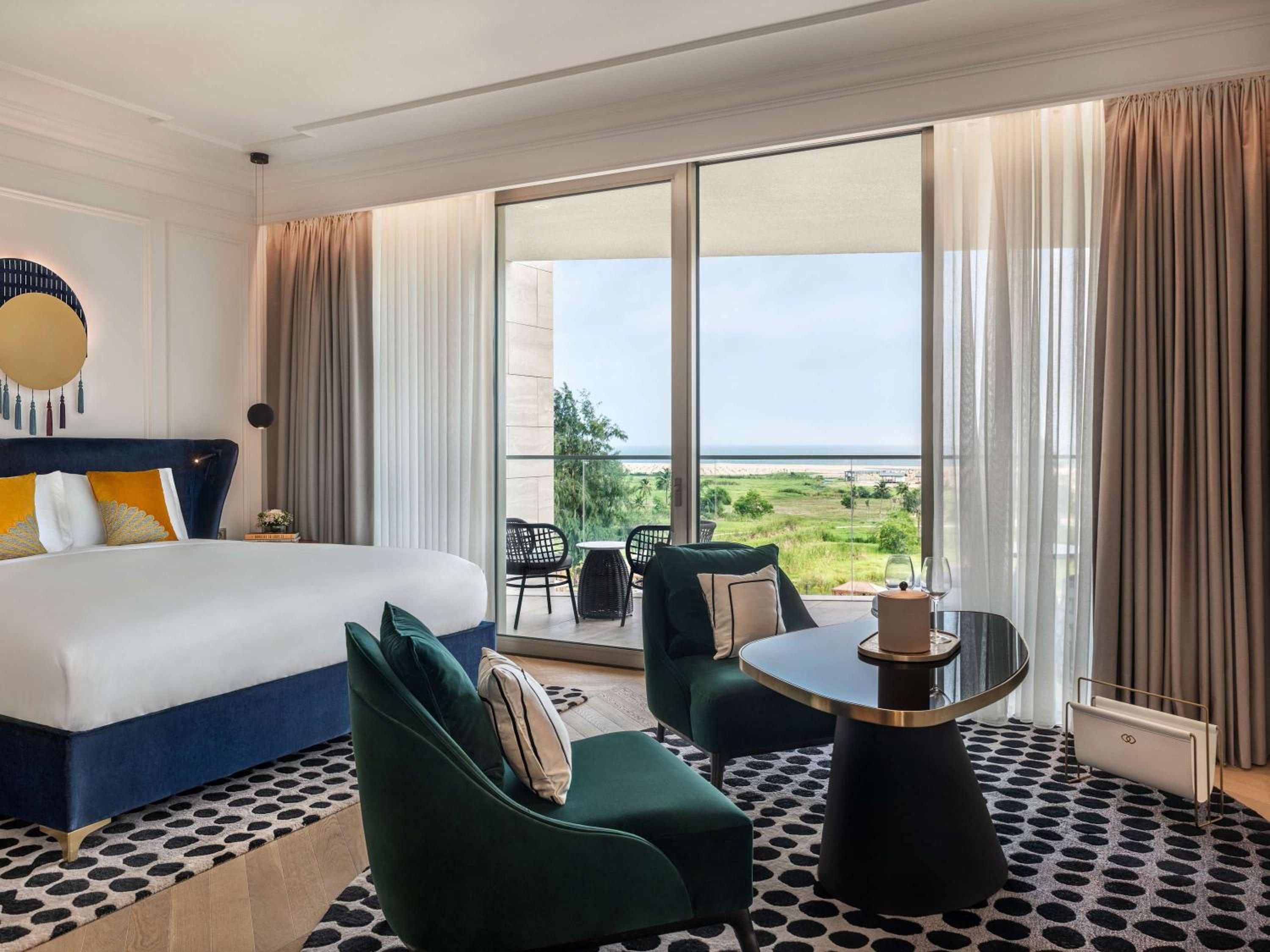 Junior King Suite with Club Access