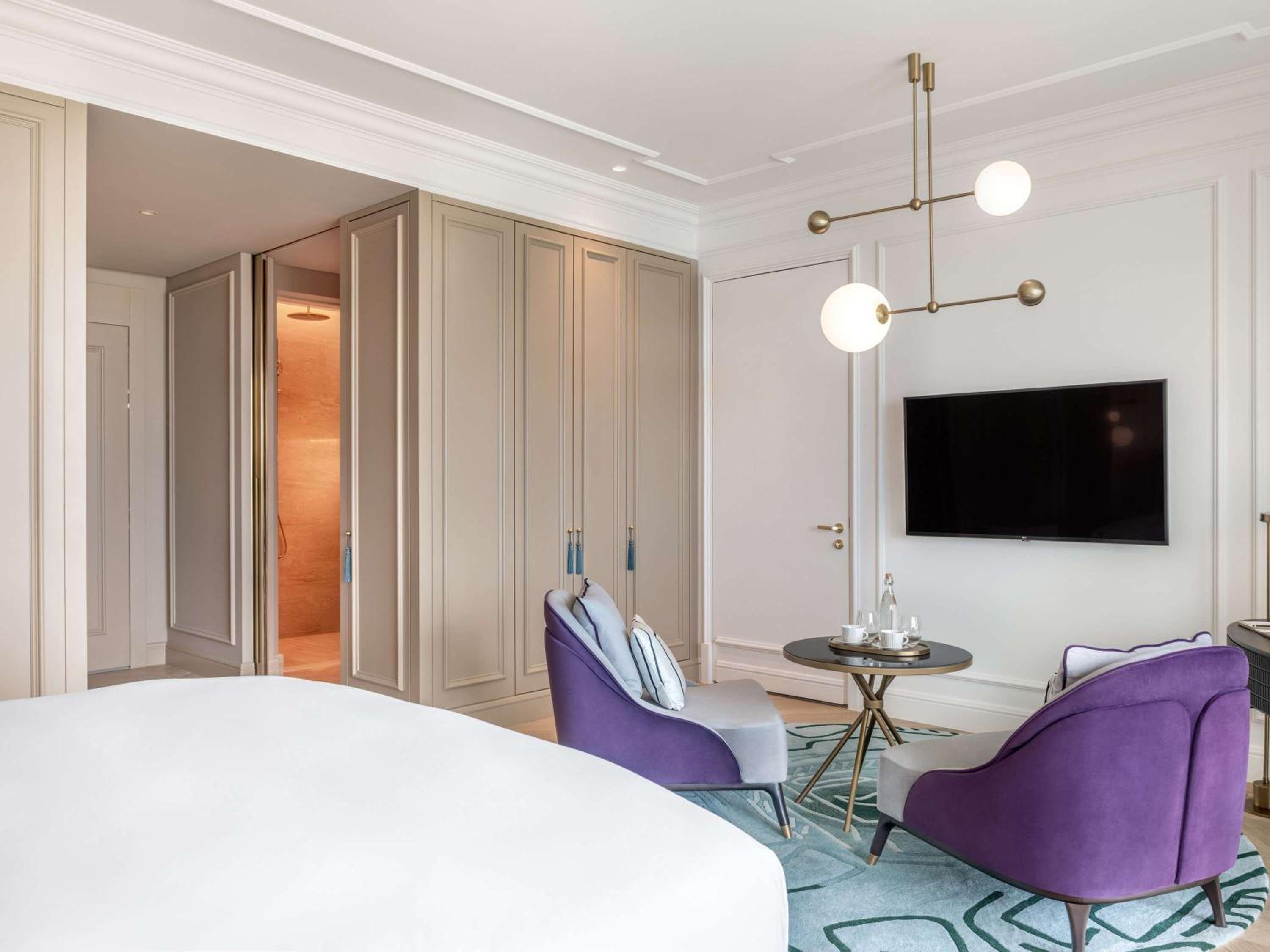 Luxury King Room