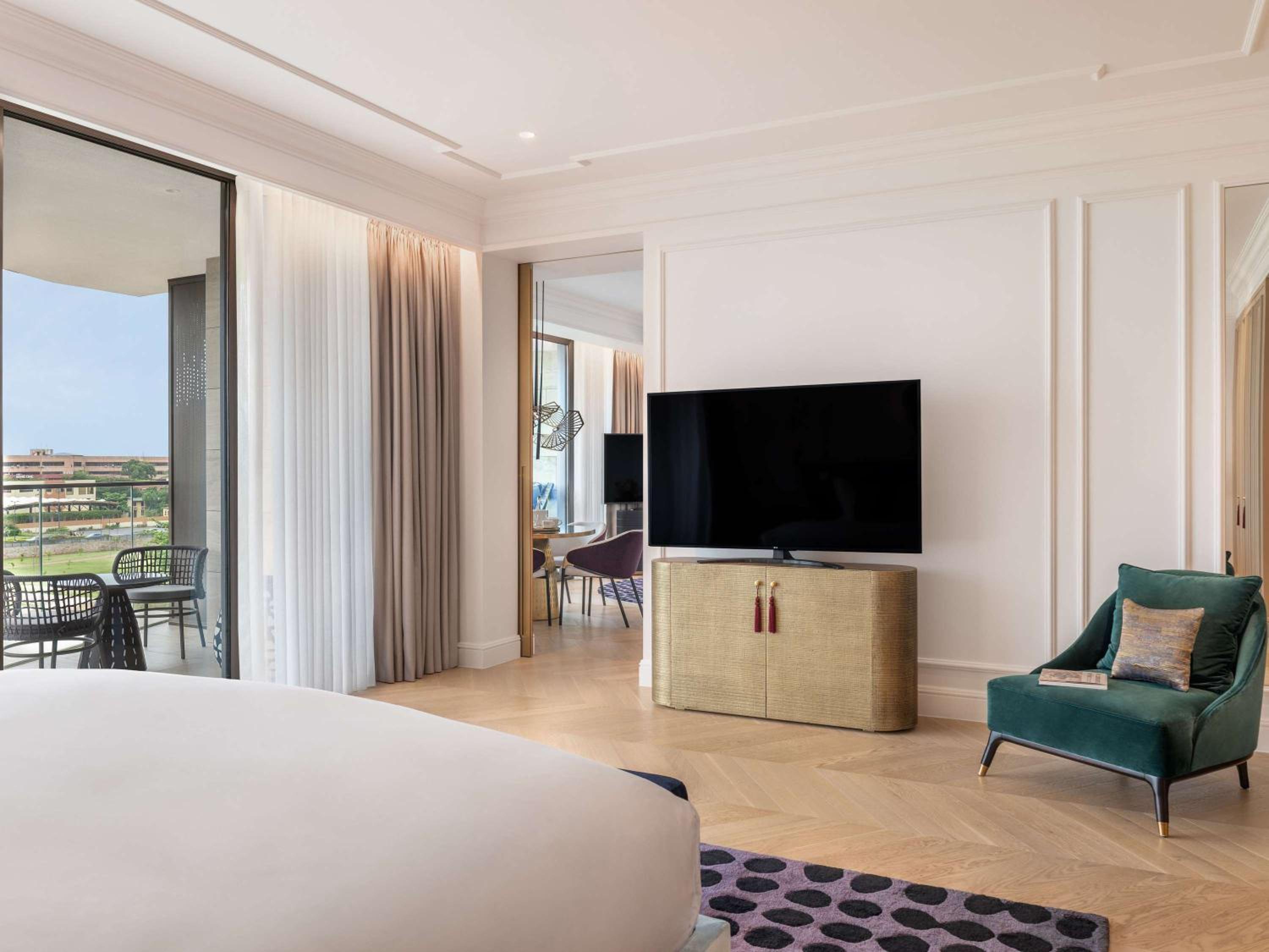 Prestige King Suite with Sea View and Club Access