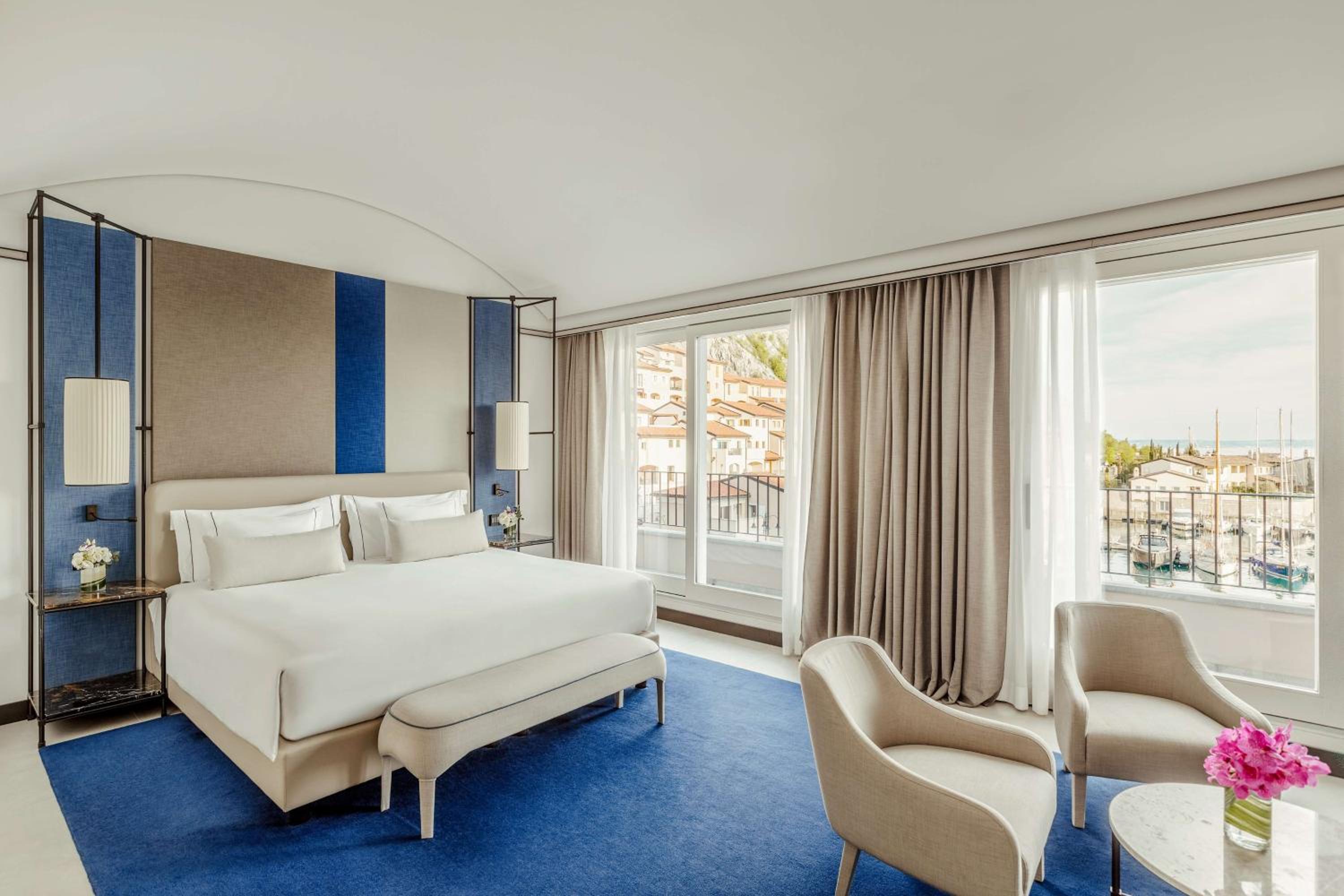 Junior Suite (Non Smoking) photo 1