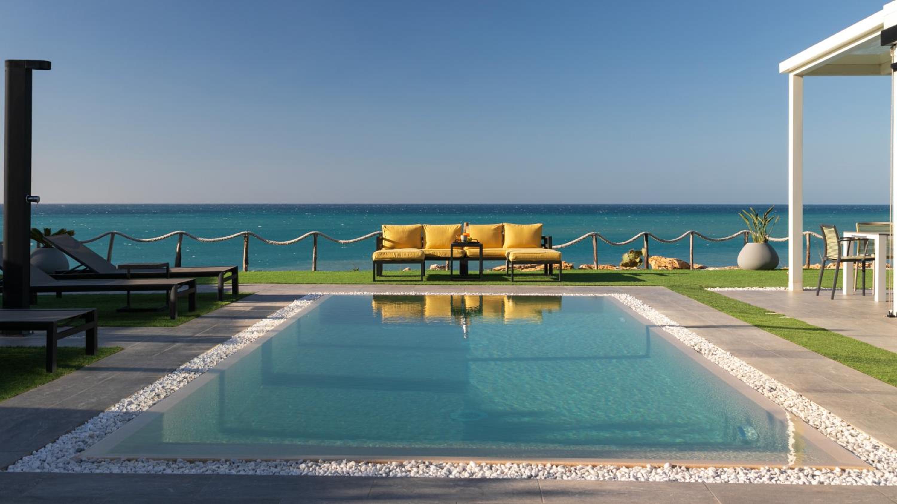 Three-Bedroom Villa photo 1