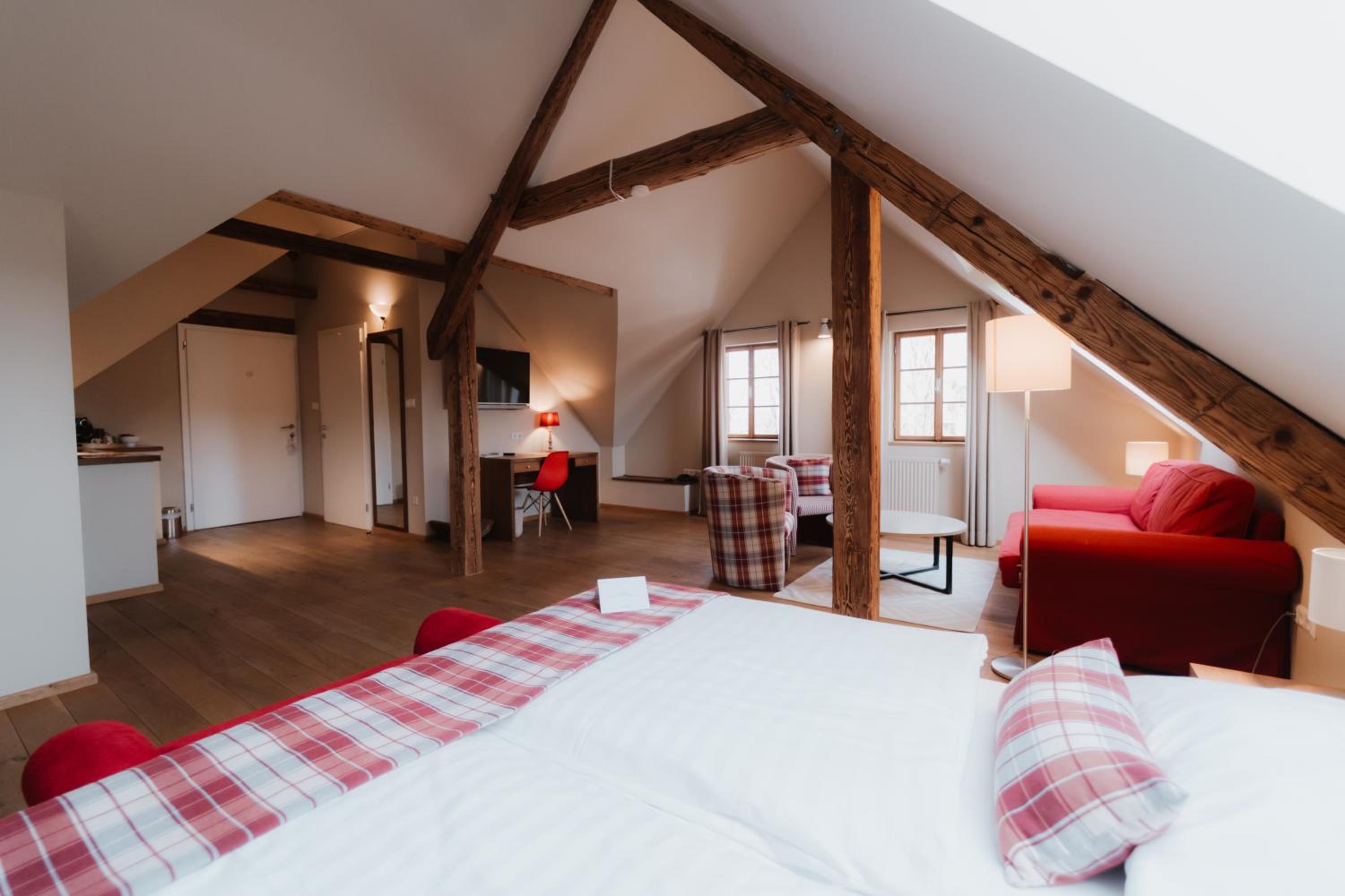 Deluxe Double Room - Photo 10
