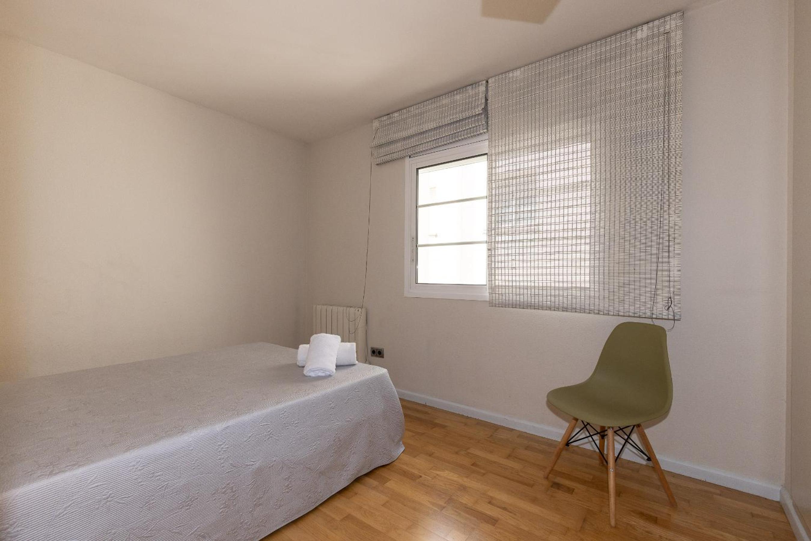 Five-Bedroom House - Photo 14