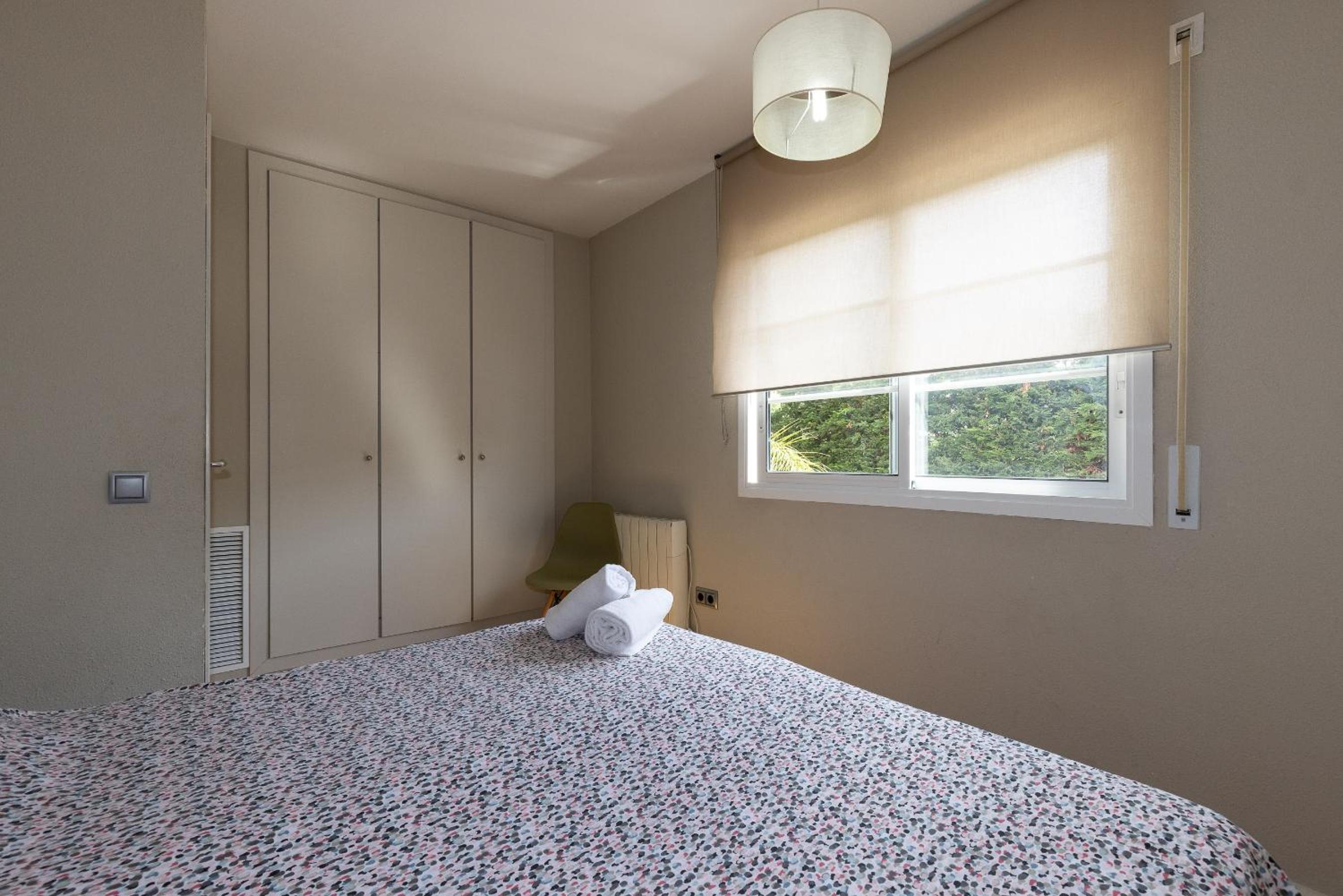 Five-Bedroom House - Photo 13