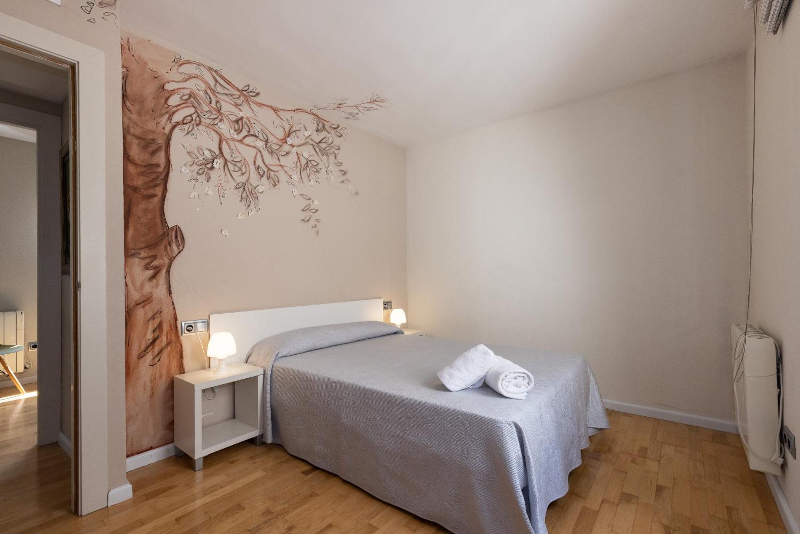Five-Bedroom House - Photo 7